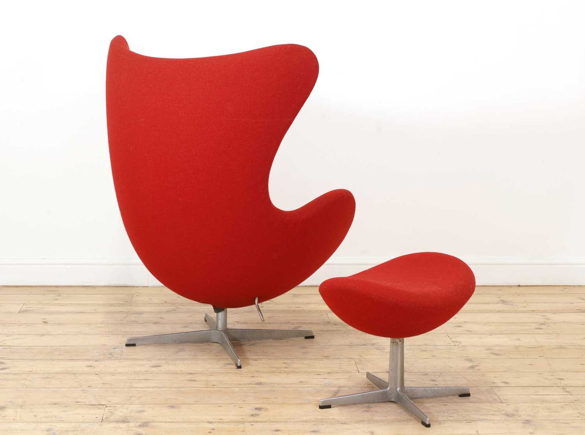 An Egg chair and ottoman, - Image 3 of 7