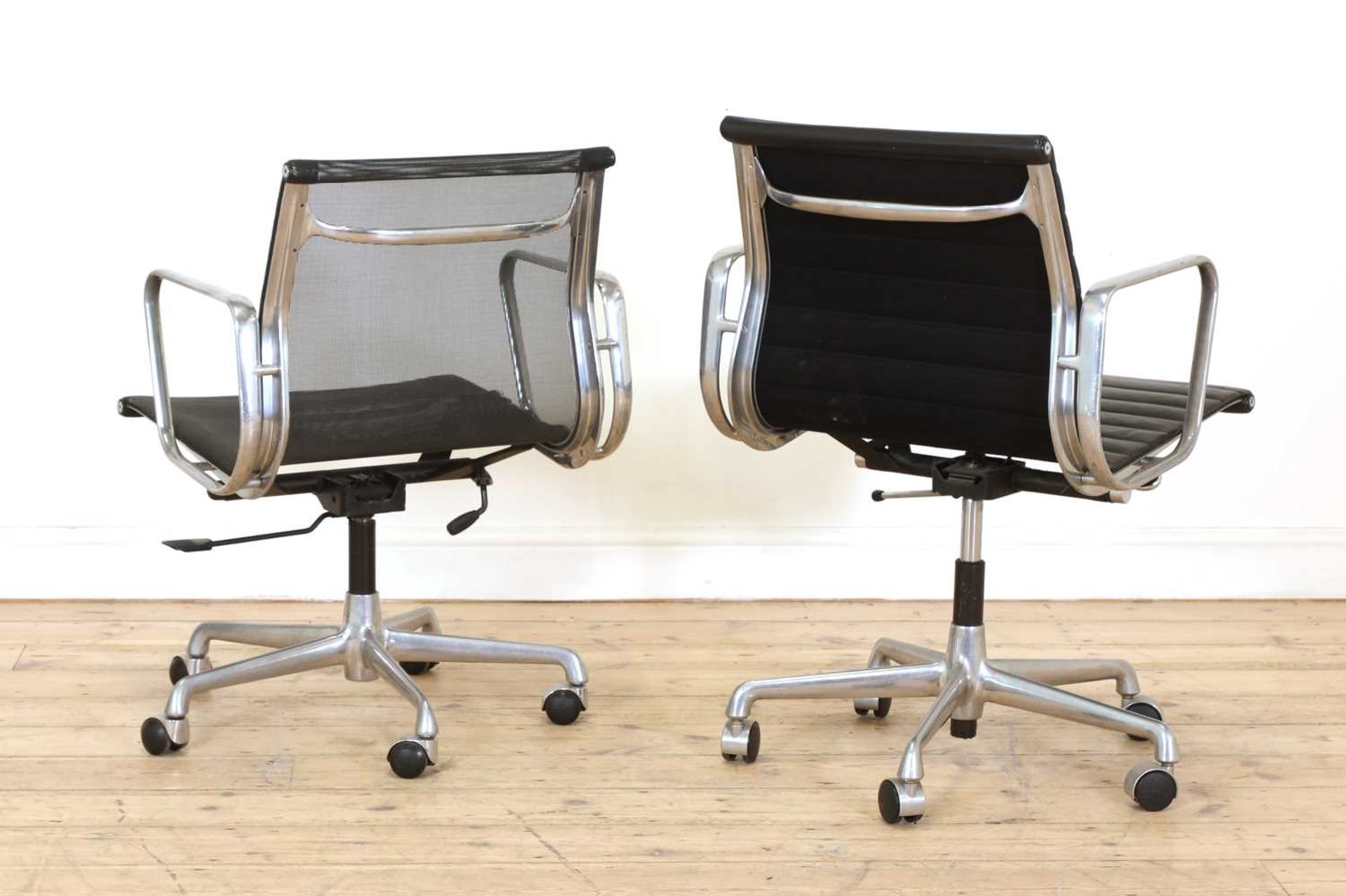 A Herman Miller desk chair - Image 2 of 4