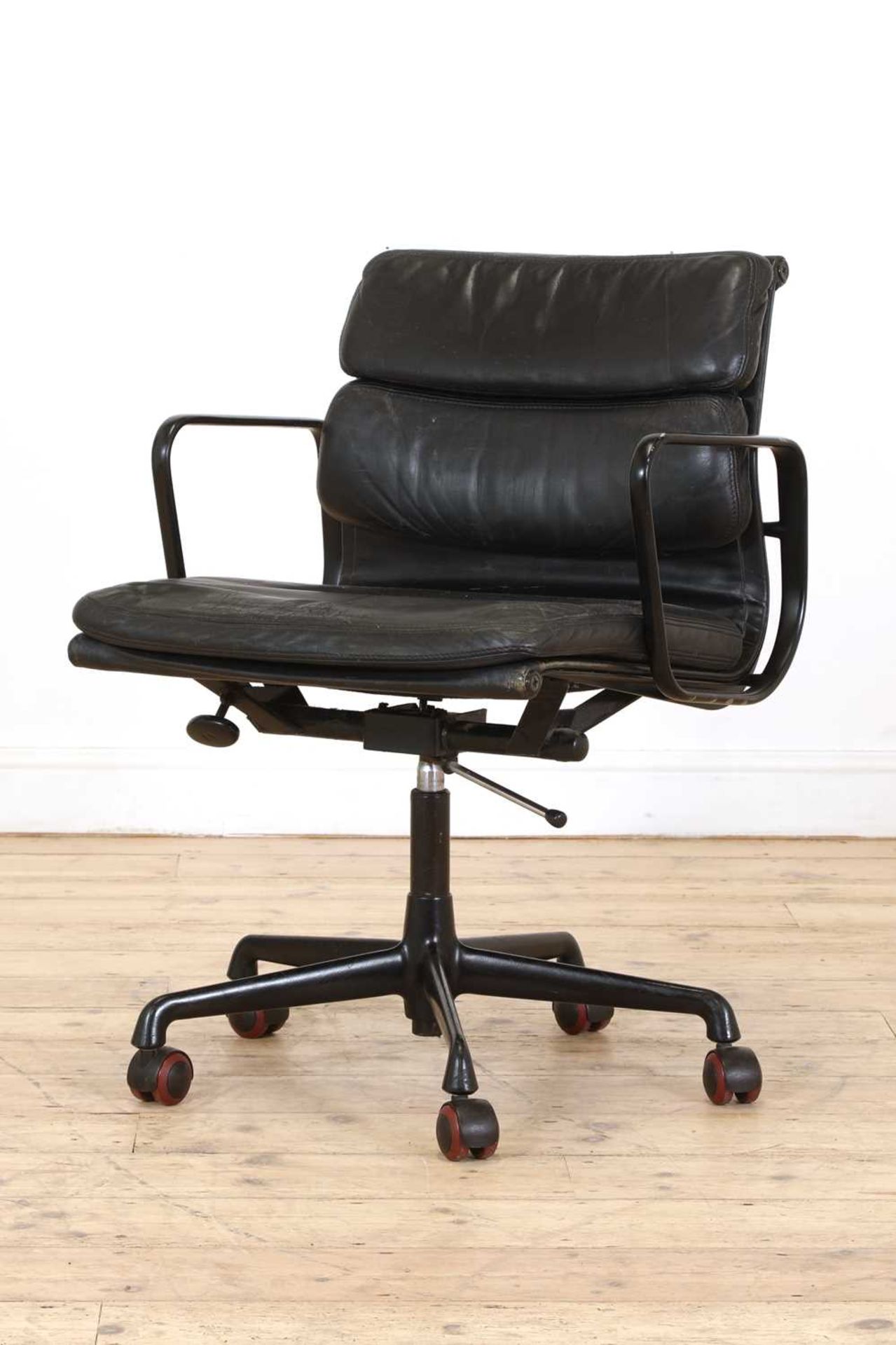 A Herman Miller International Vitra desk chair