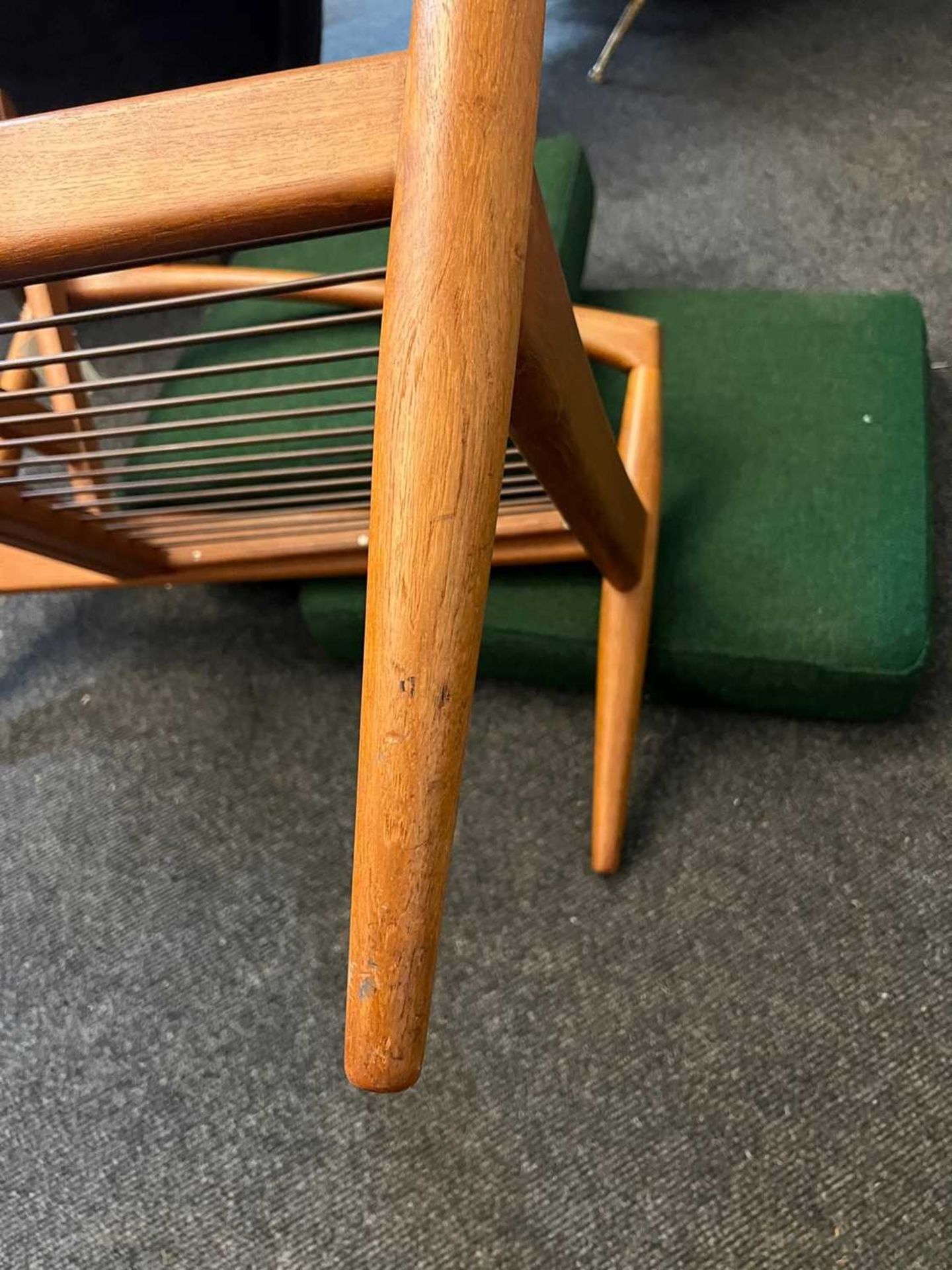 A pair of Danish 'Paper Knife' teak armchairs, - Bild 9 aus 14