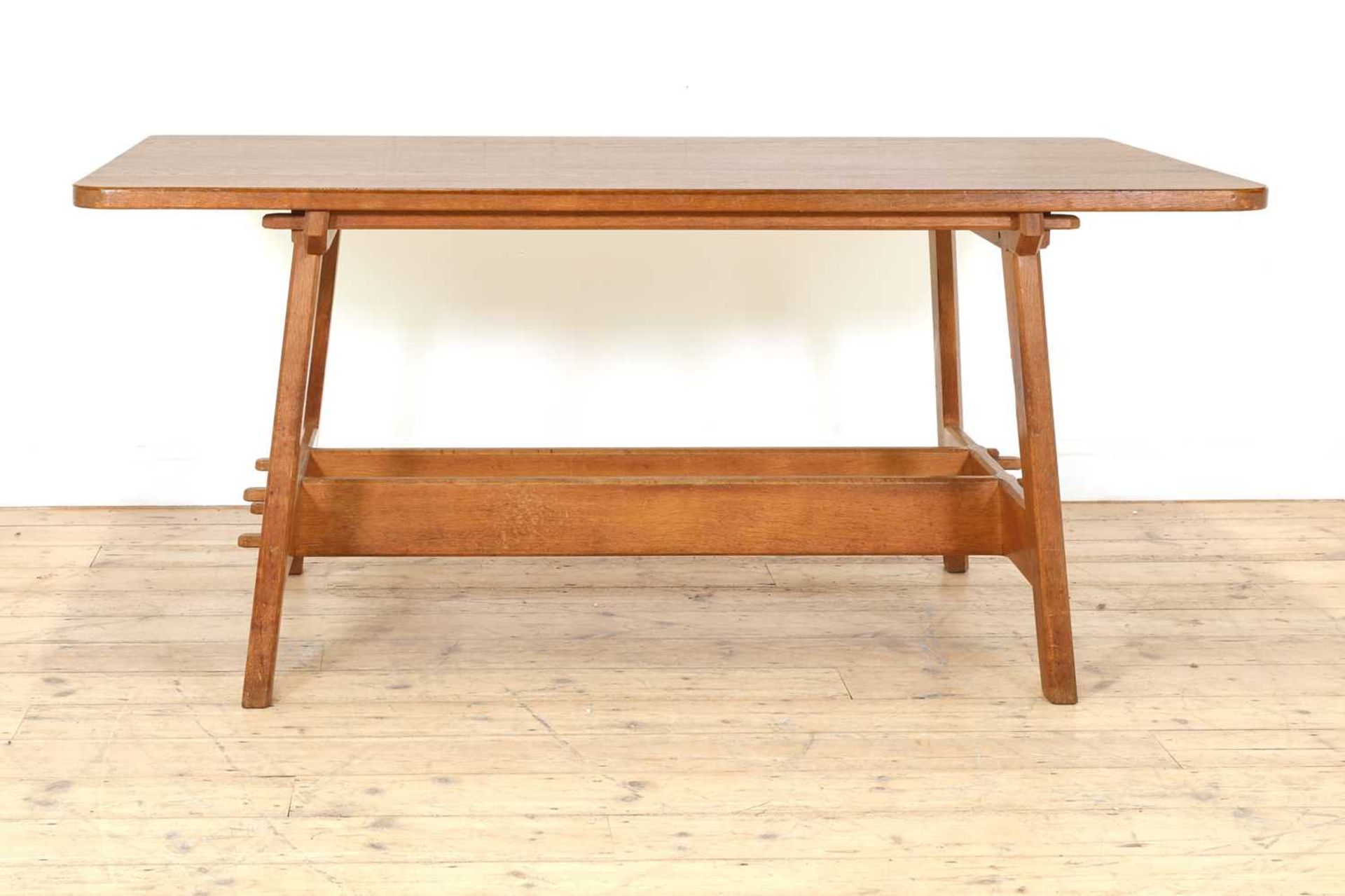 A Cotswold oak refectory table, - Bild 2 aus 6