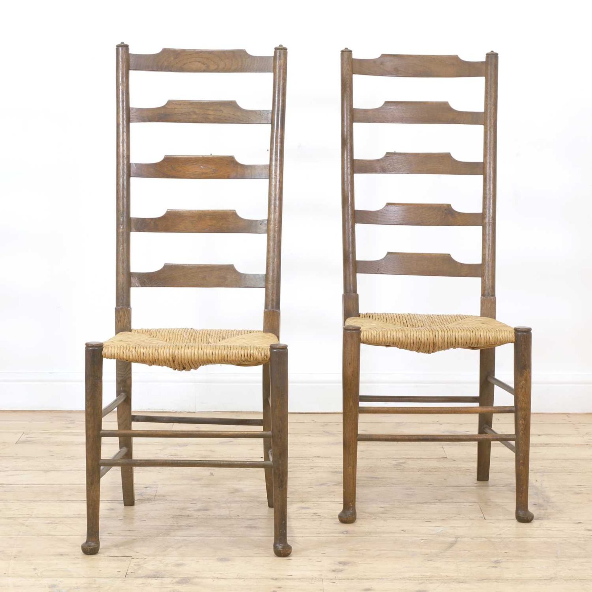 A pair of Arts and Crafts oak side chairs, - Image 2 of 5