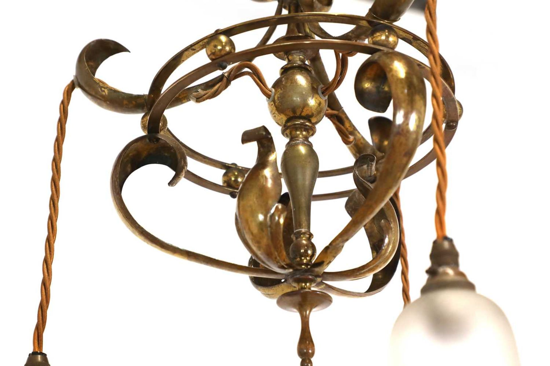 An Arts and Crafts brass three-branch hanging ceiling light, - Bild 2 aus 2