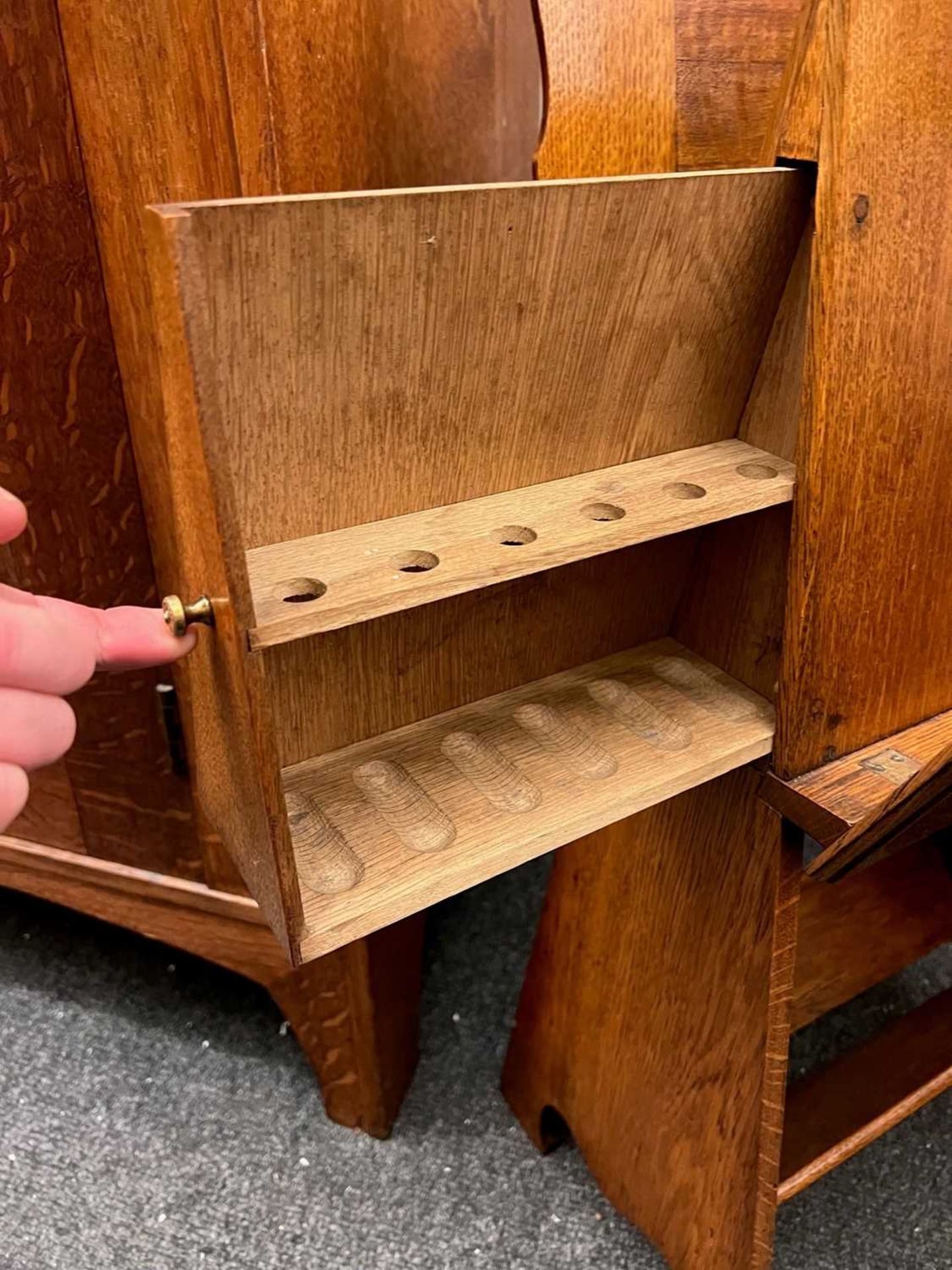An oak folio stand, book trough and pipe drawer, - Bild 3 aus 10