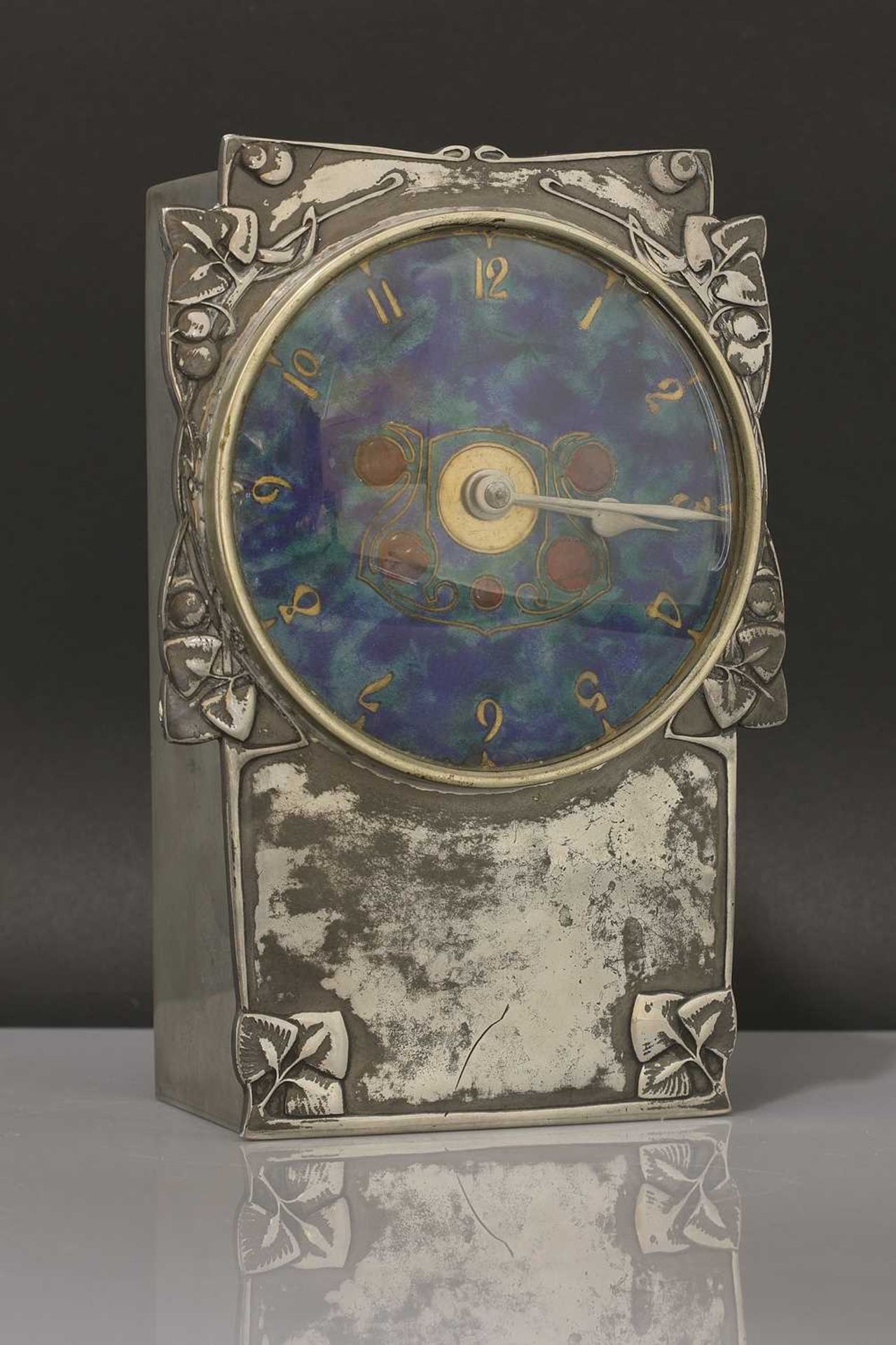 A Liberty & Co. Tudric pewter and enamel mantel clock, - Bild 3 aus 25