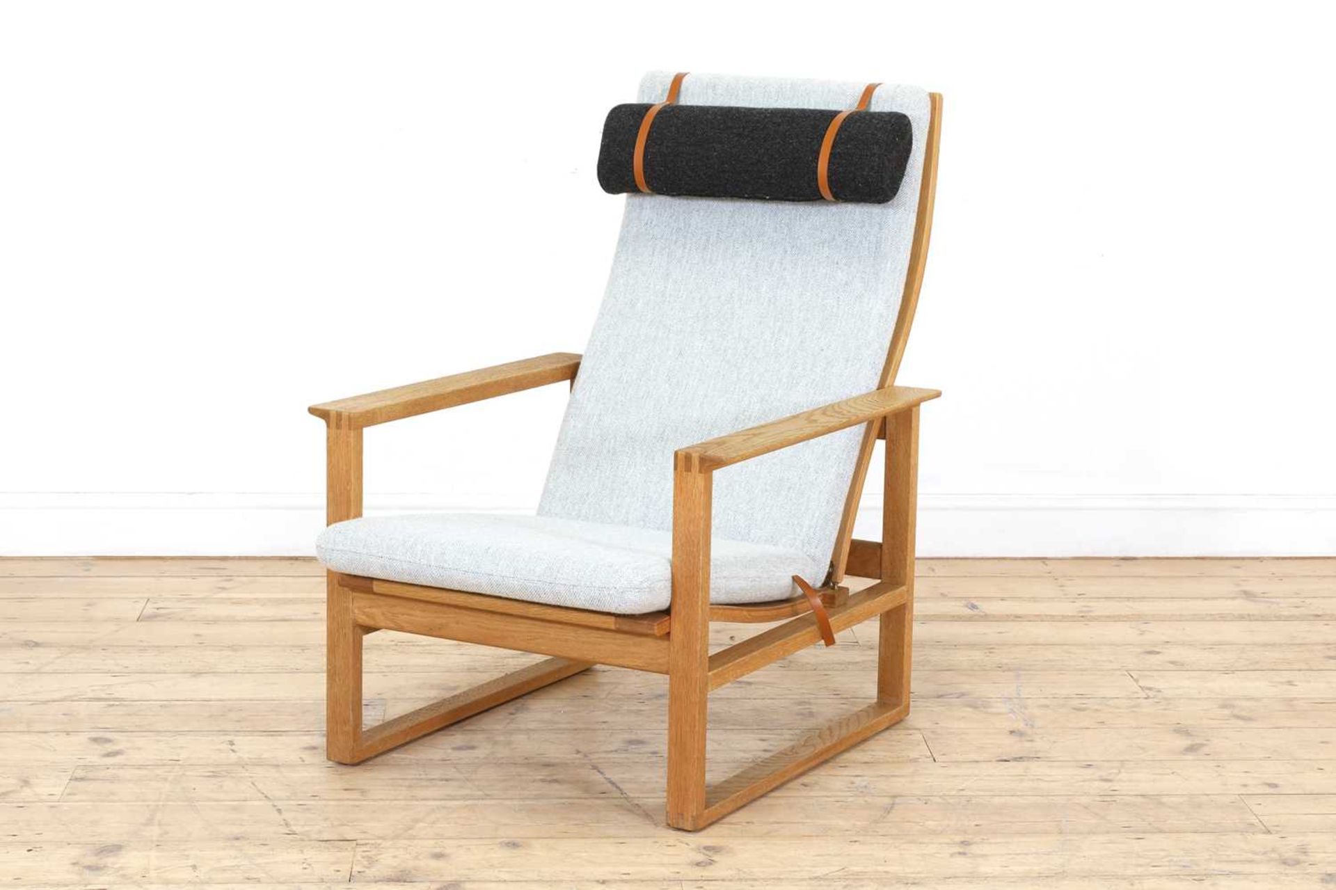 A Danish 'Model 2254' oak sled lounge chair,