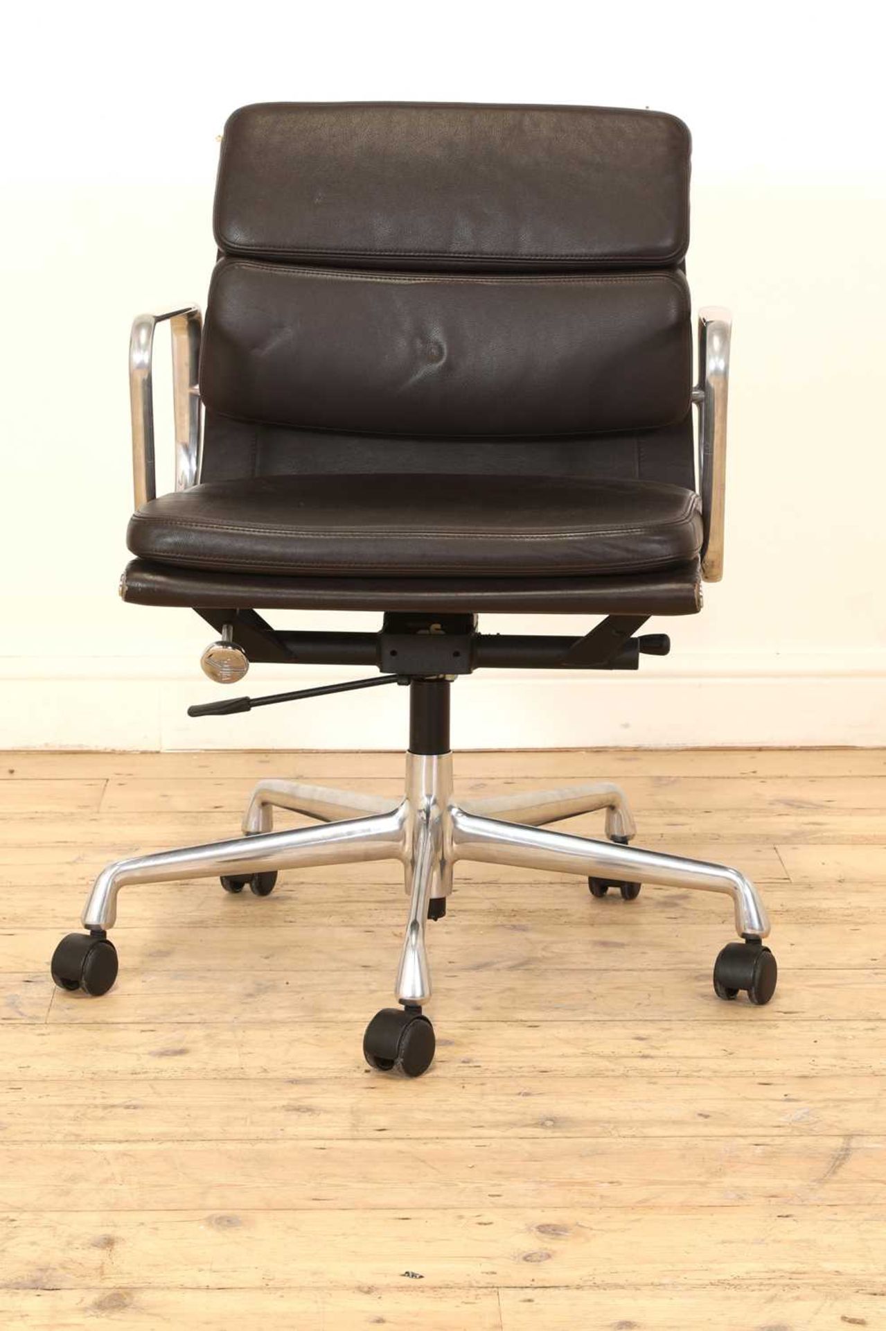 An Eames 'EA217 Aluminium Group' desk chair, - Image 4 of 13