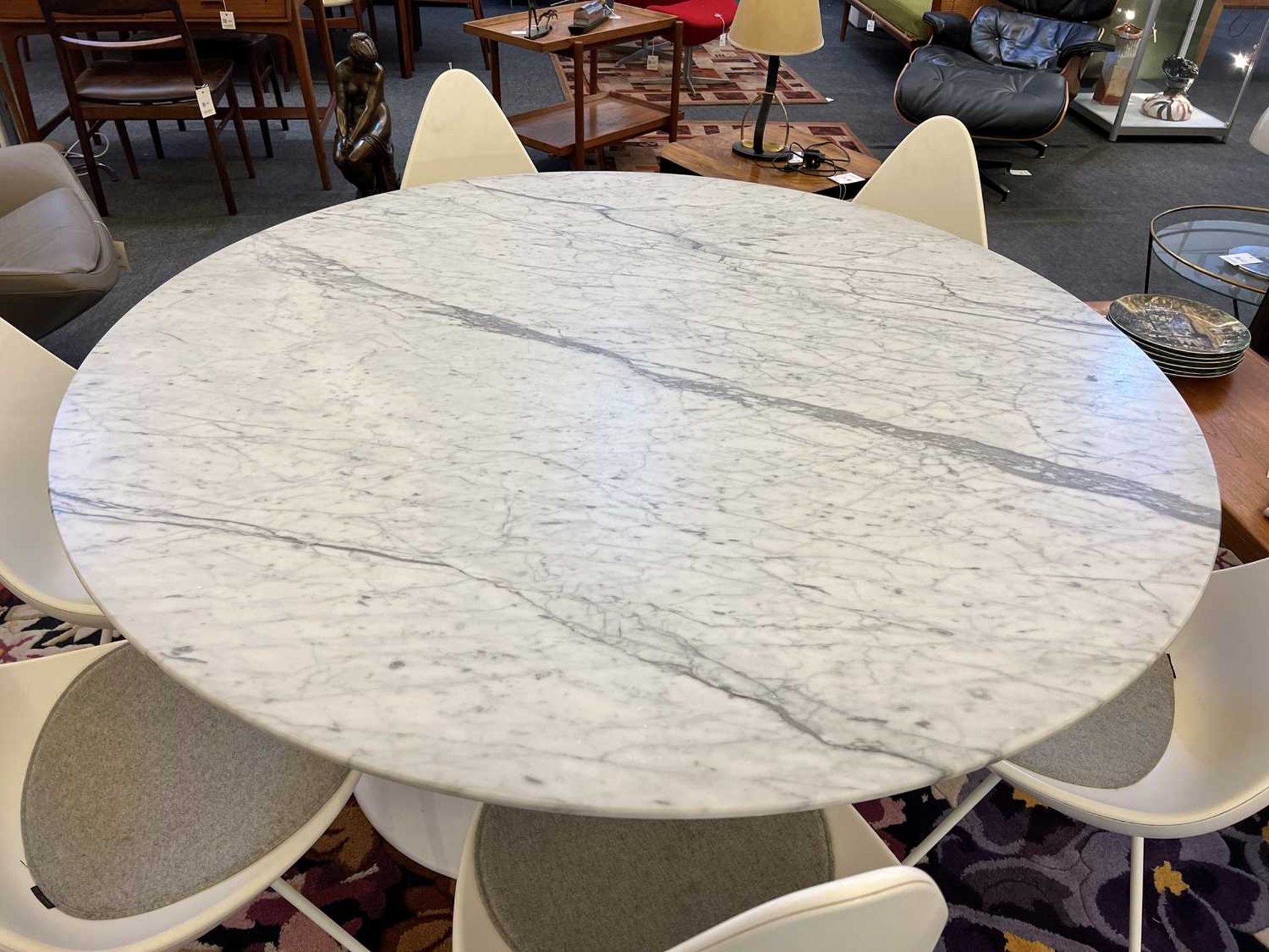 An Italian 'Reef' marble dining table, - Bild 4 aus 7