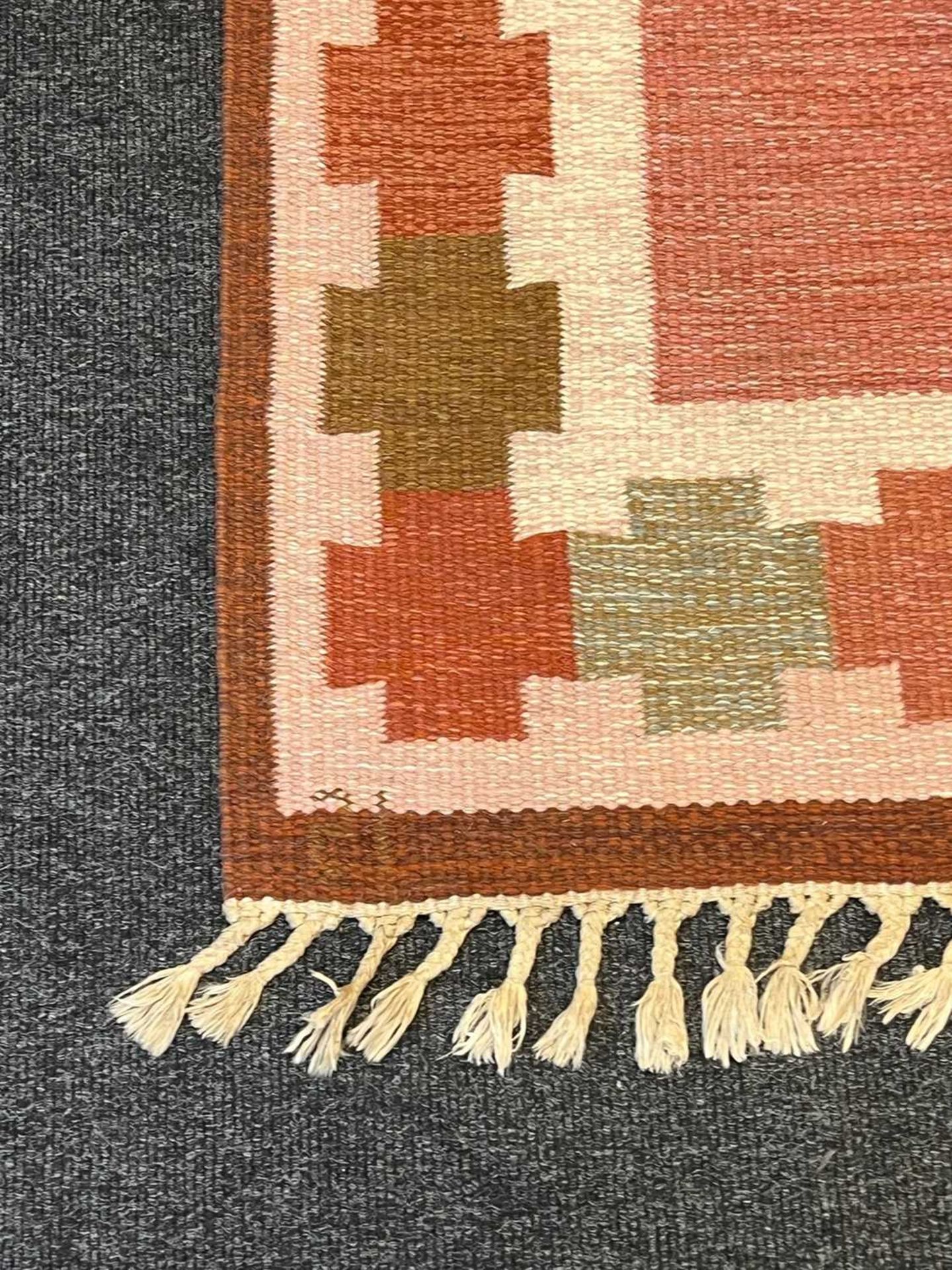 A Swedish röllakan flat-weave kilim rug, - Image 5 of 8