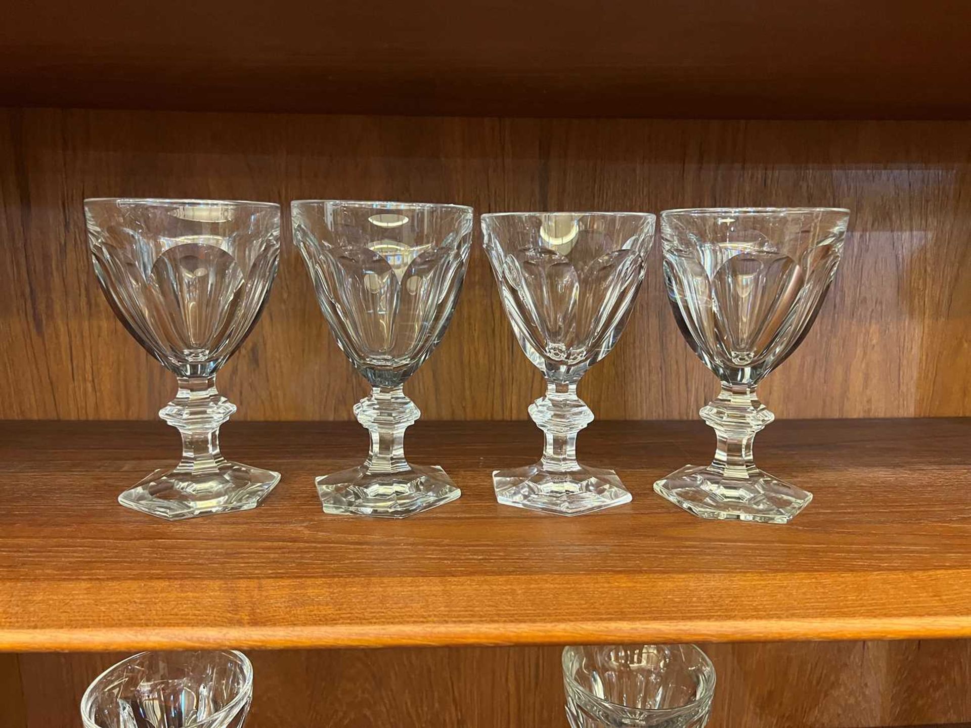 A suite of Baccarat 'Harcourt' pattern wine glasses, - Bild 5 aus 8