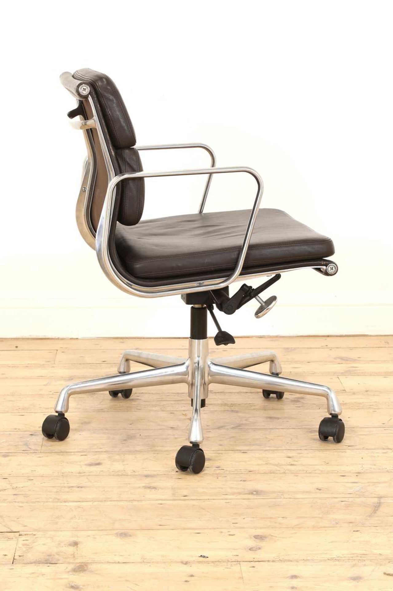 An Eames 'EA217 Aluminium Group' desk chair, - Image 3 of 13