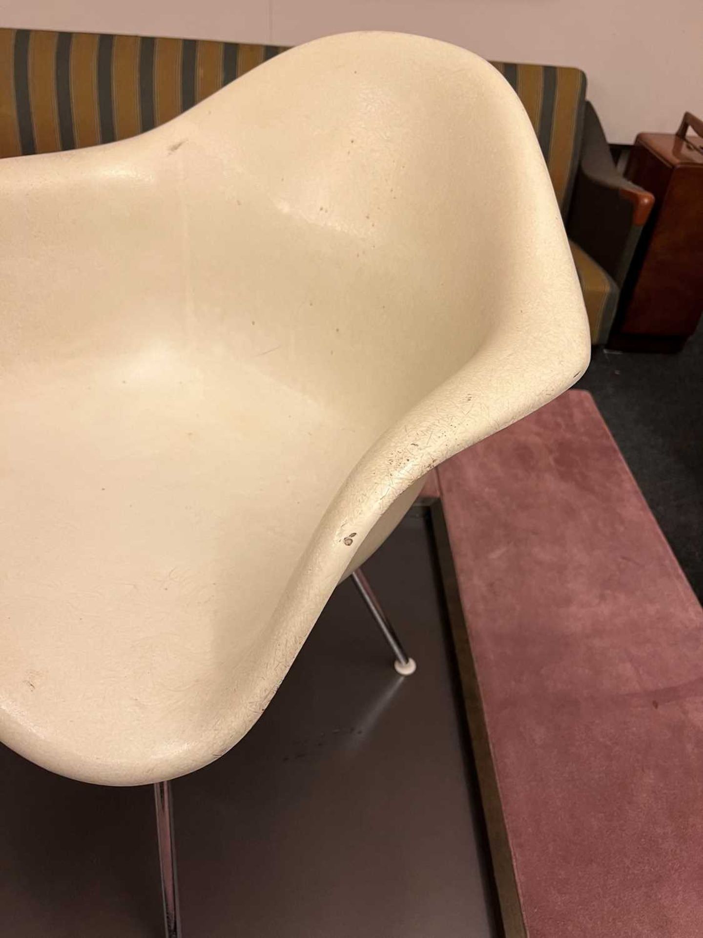 A white fibreglass armchair, - Image 6 of 10