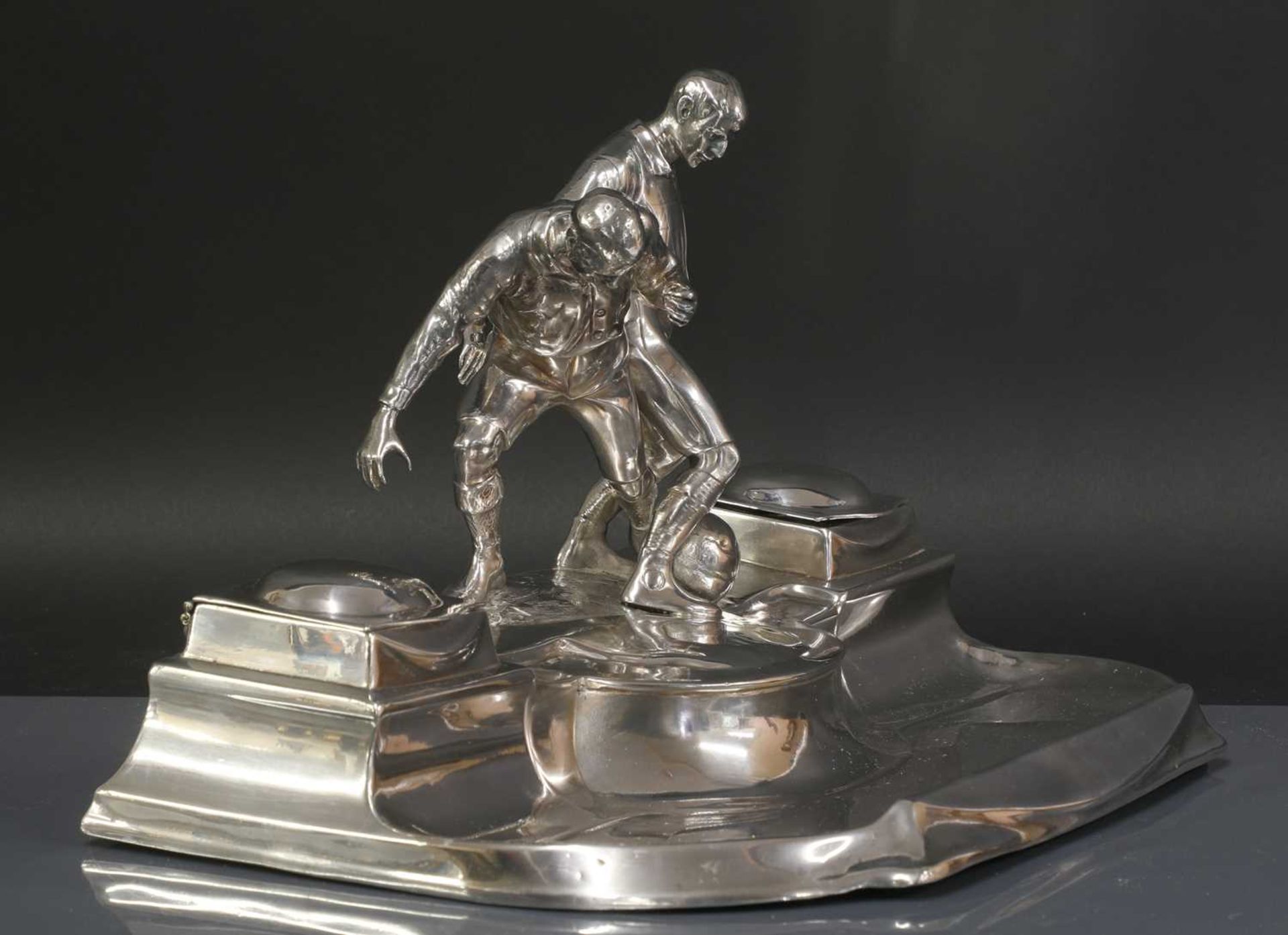 A Kayser silver-plated 'footballers' desk stand, - Bild 3 aus 4
