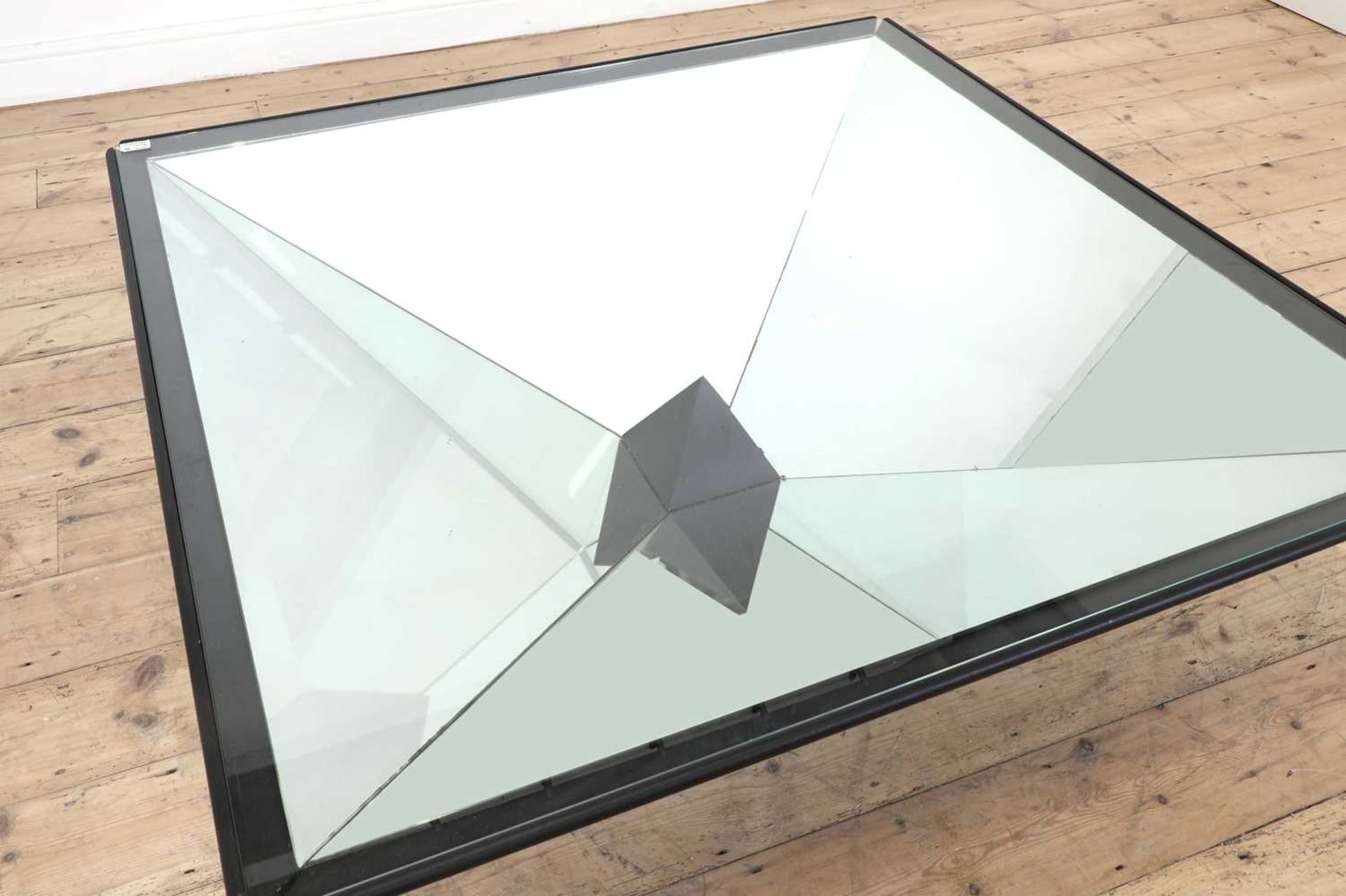 A mirrored geometric coffee table, - Bild 3 aus 3