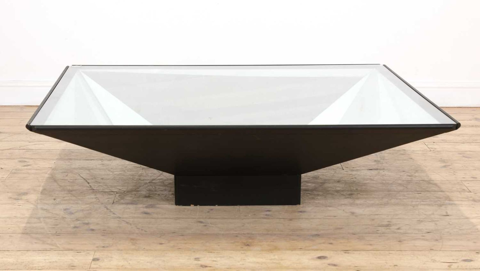 A mirrored geometric coffee table, - Bild 2 aus 3