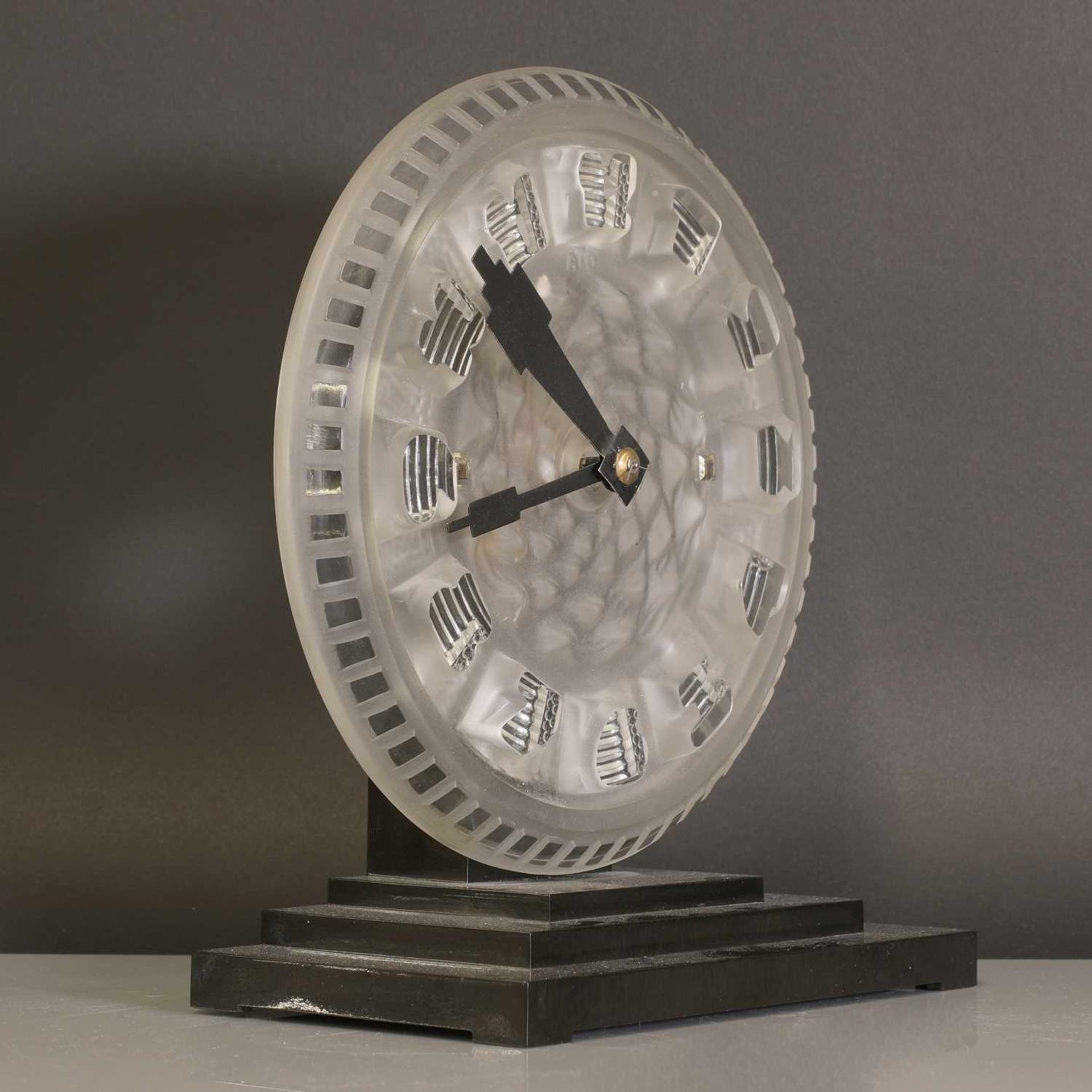 An Art Deco ATO Clock Company desk clock, - Bild 2 aus 29