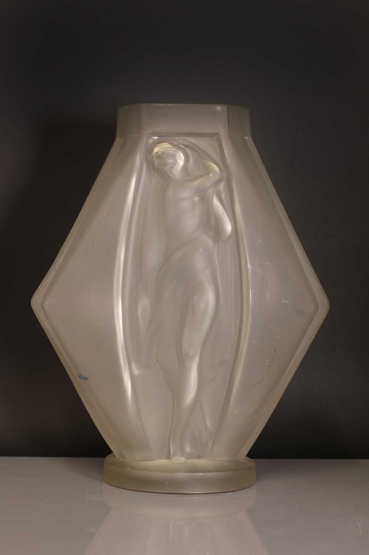 An Art Deco Etling glass vase,
