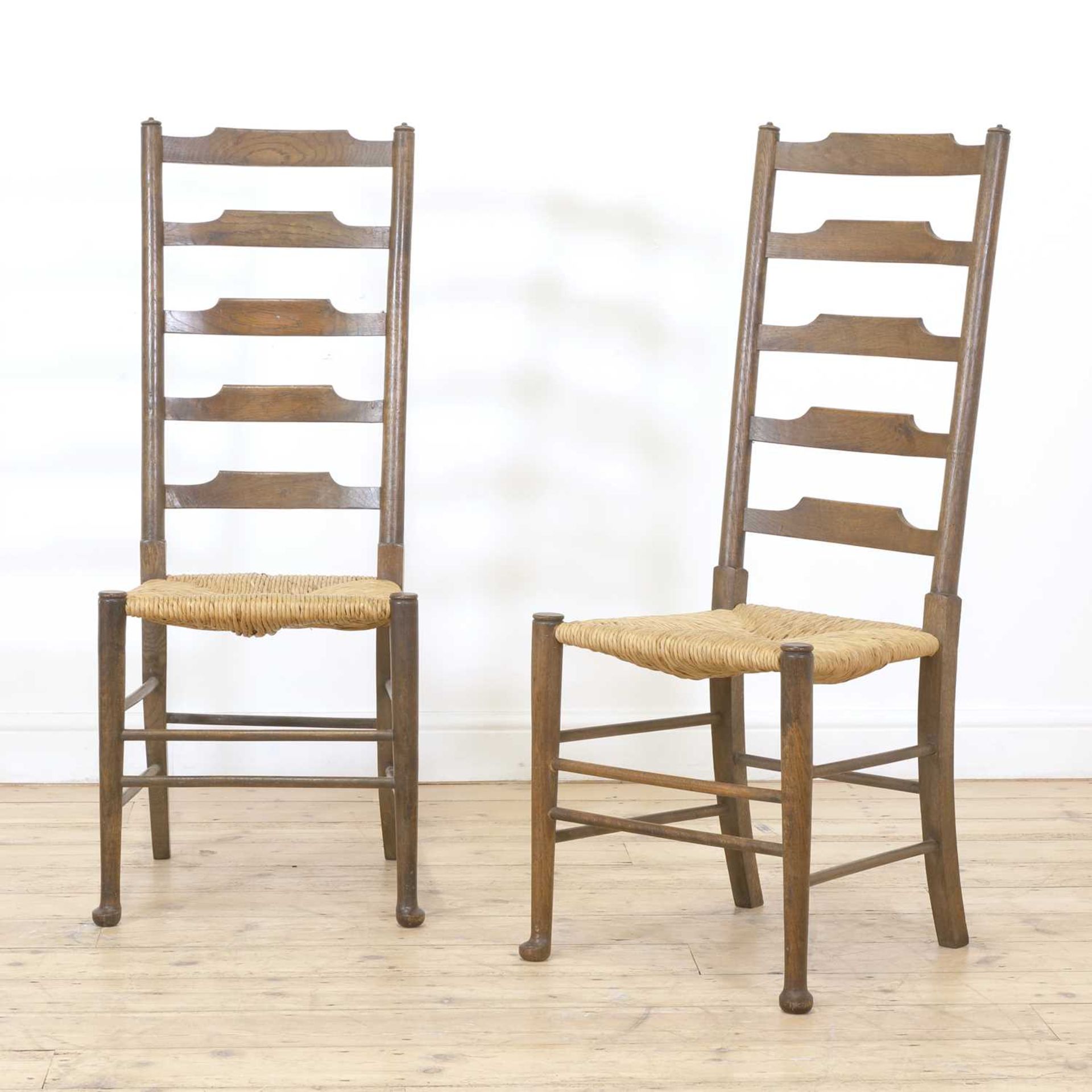 A pair of Arts and Crafts oak side chairs, - Image 4 of 5