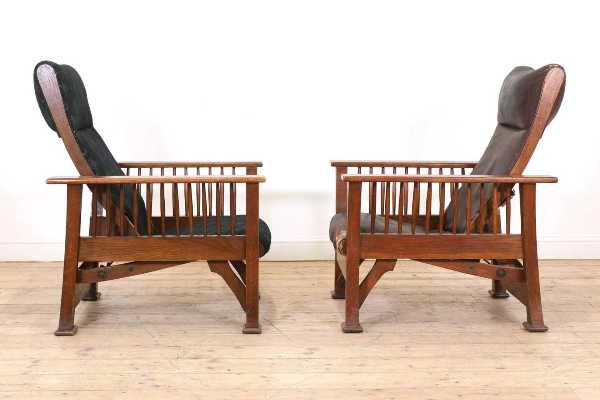 Two similar Arts and Crafts oak loungers, - Image 2 of 6