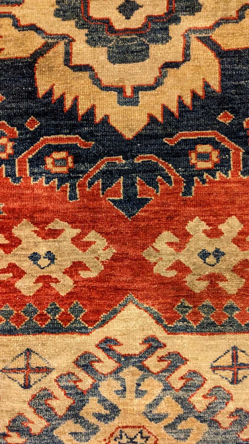 A Kazak rug - Image 3 of 19