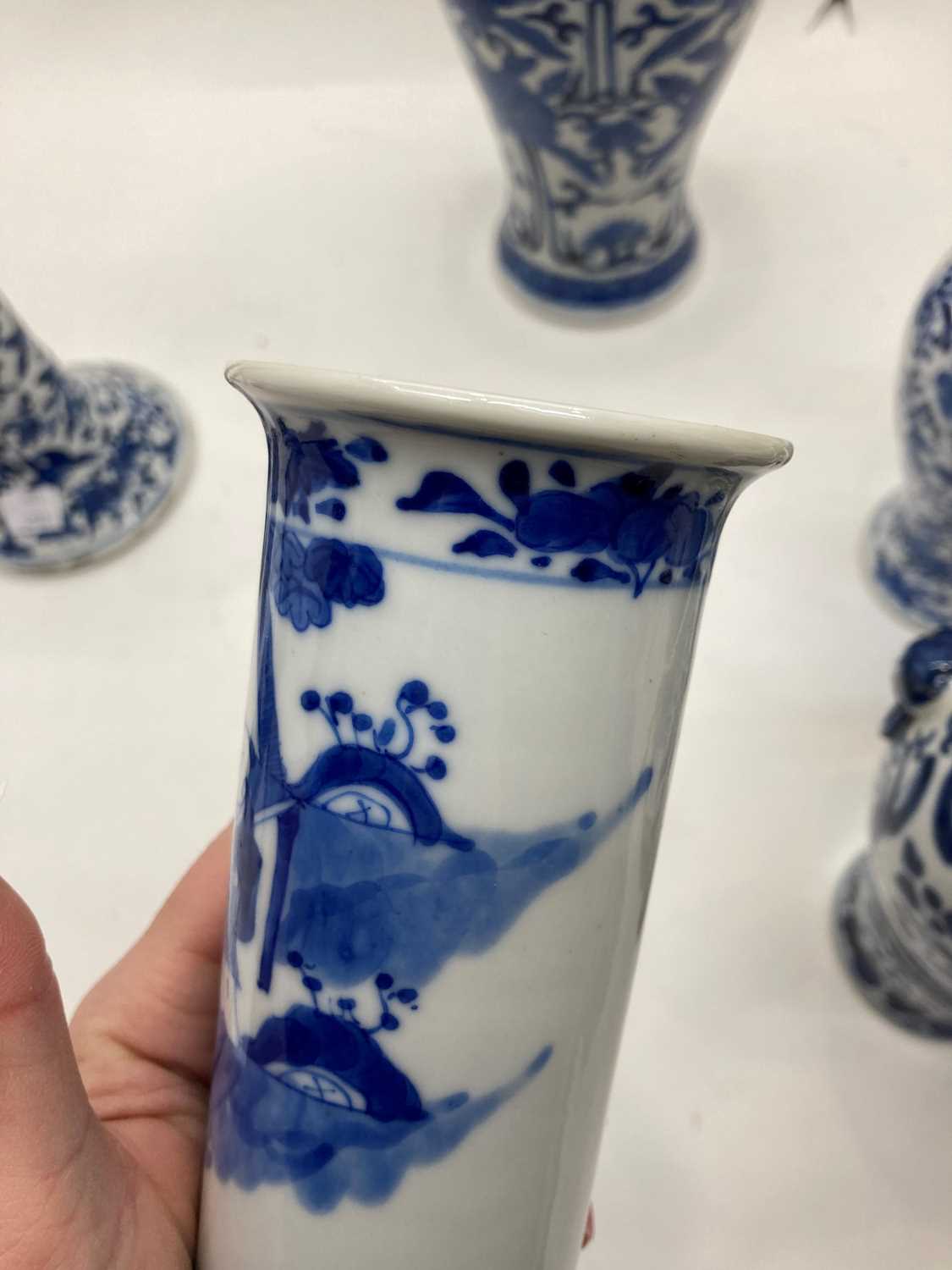 A collection of Chinese blue and white vases, - Image 47 of 47