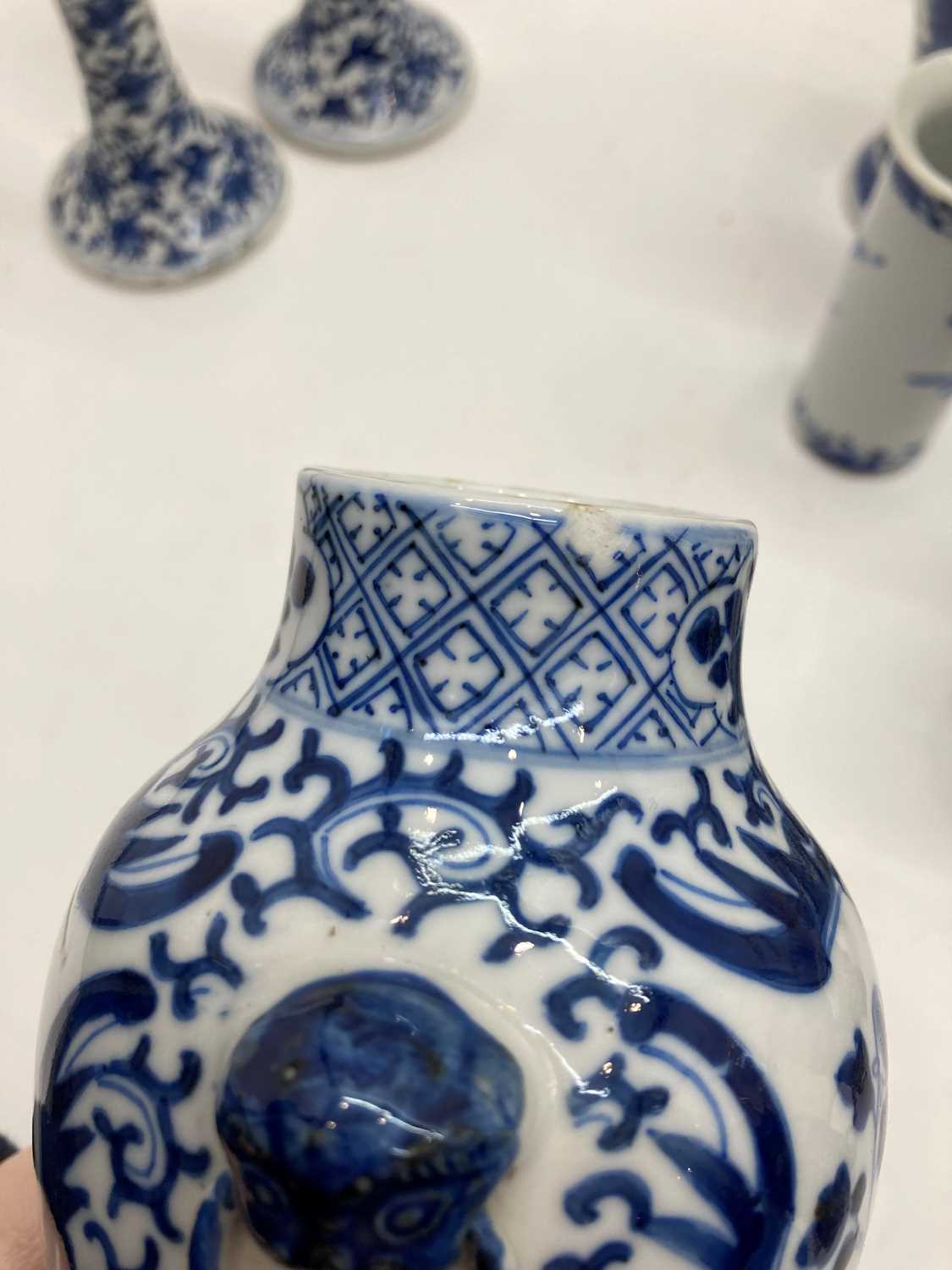 A collection of Chinese blue and white vases, - Image 28 of 47