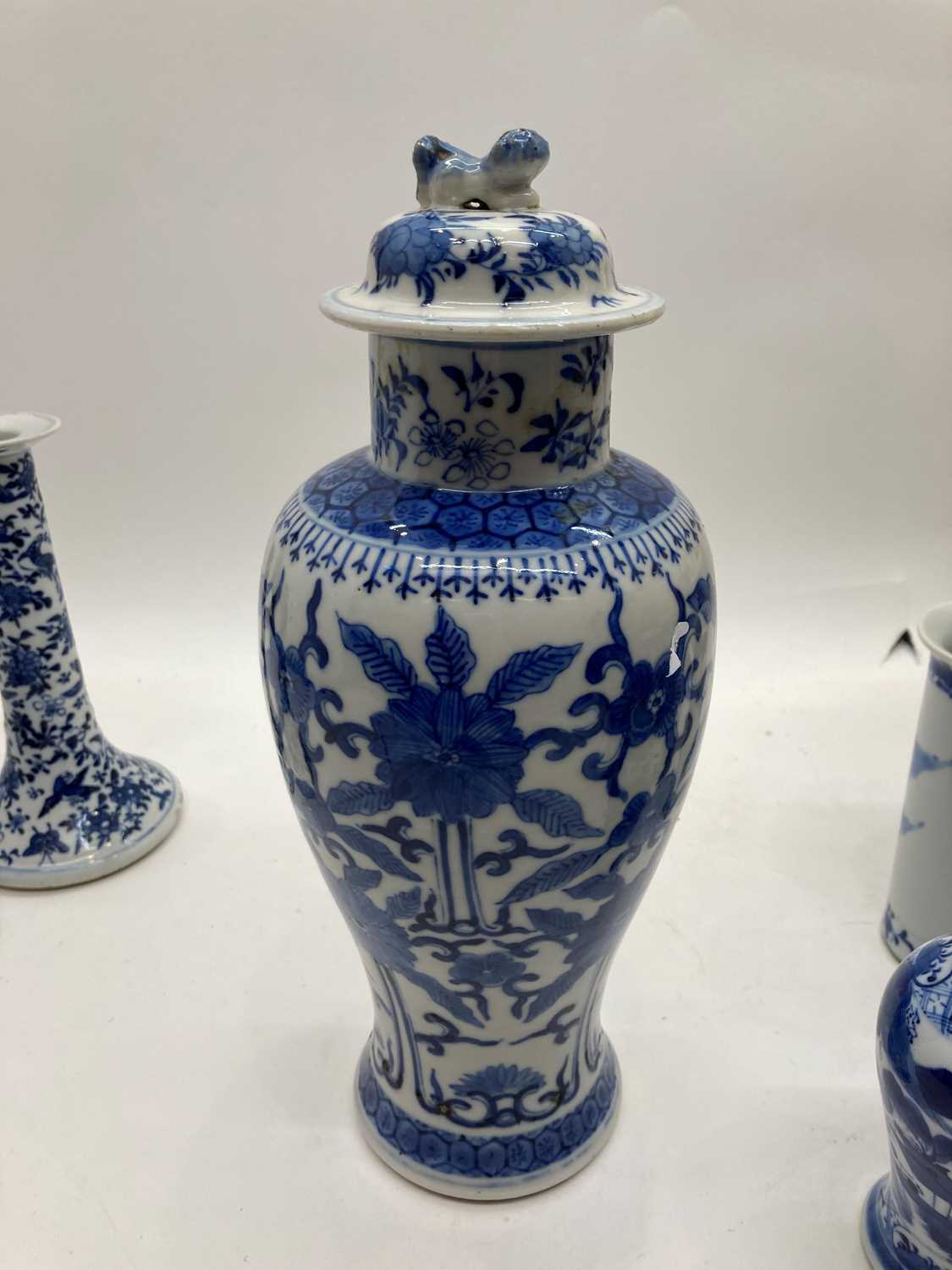 A collection of Chinese blue and white vases, - Image 39 of 47