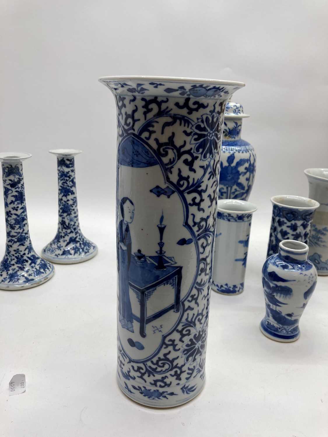 A collection of Chinese blue and white vases, - Image 10 of 47
