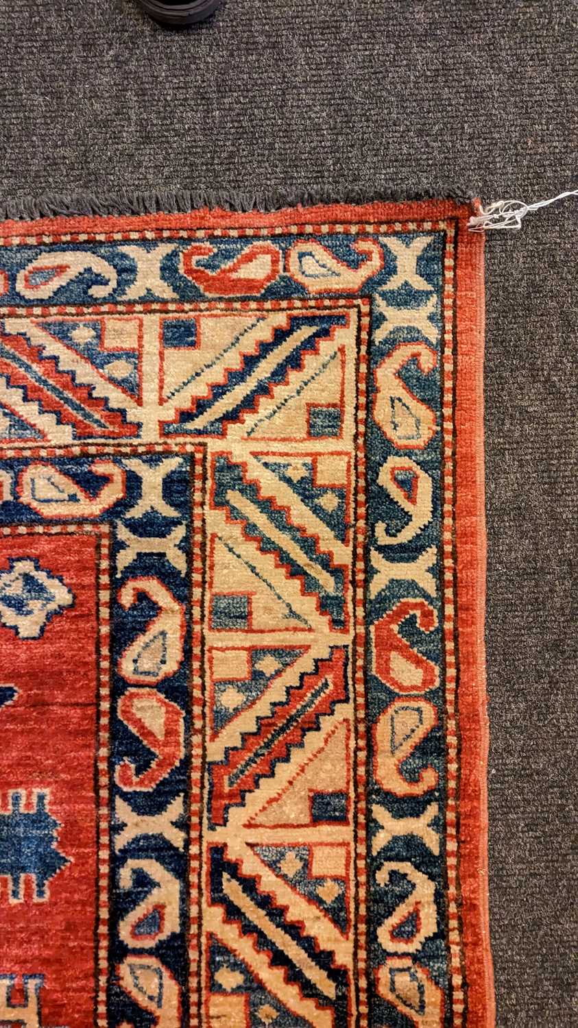 A Kazak rug - Image 13 of 19