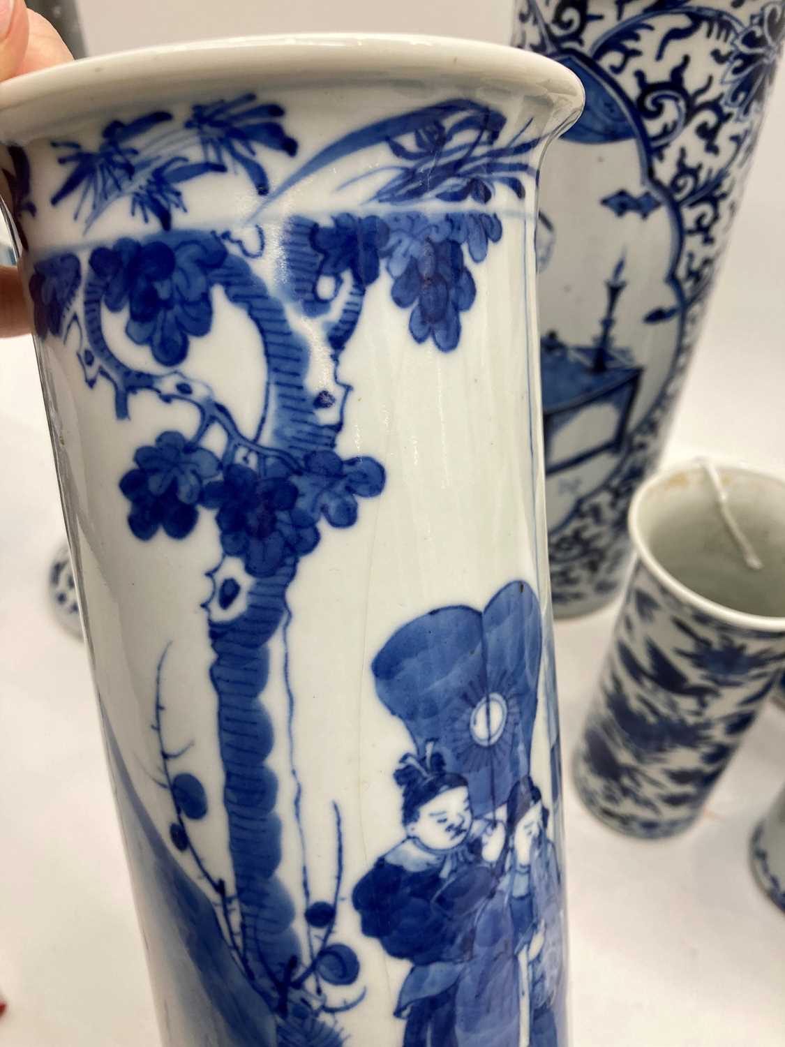 A collection of Chinese blue and white vases, - Image 19 of 47