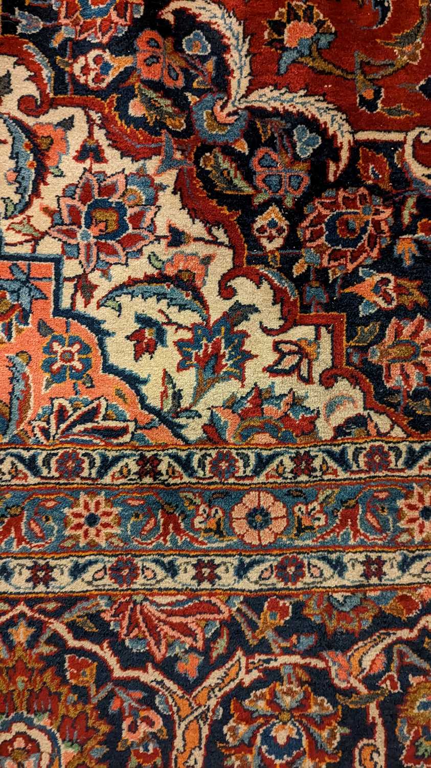 A Kashan carpet - Image 10 of 22