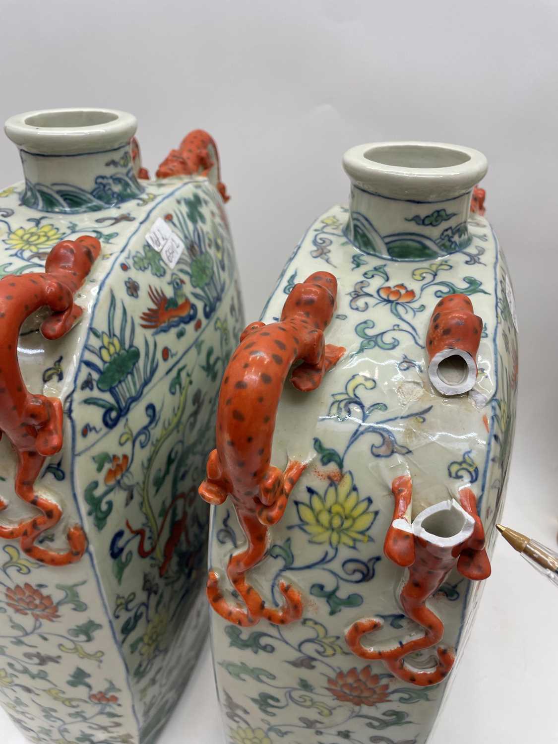 A pair of wucai moonflasks, - Image 21 of 26