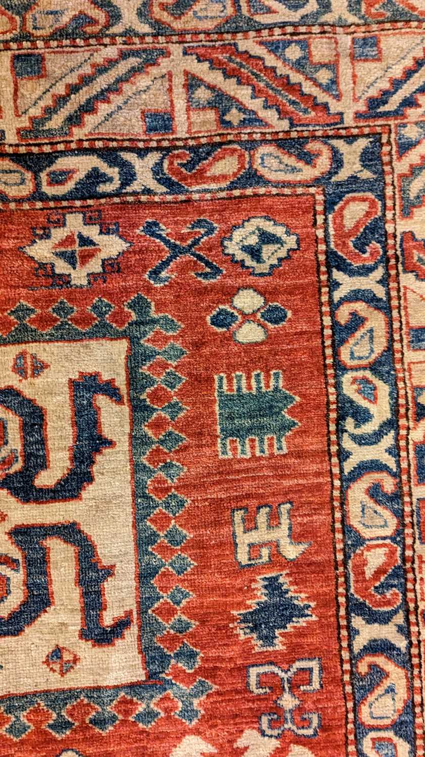 A Kazak rug - Image 12 of 19