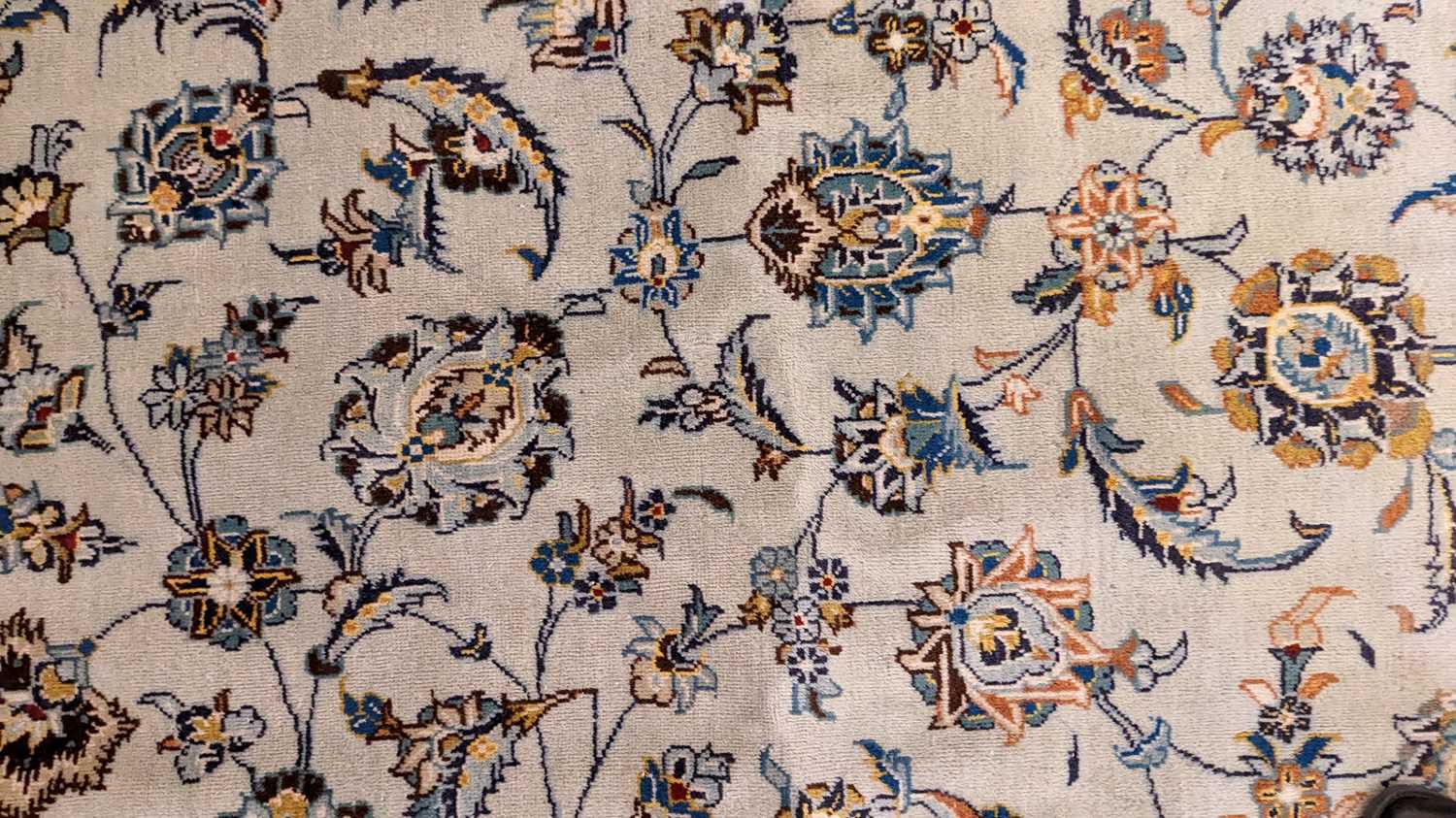 A Kashan carpet - Image 33 of 36