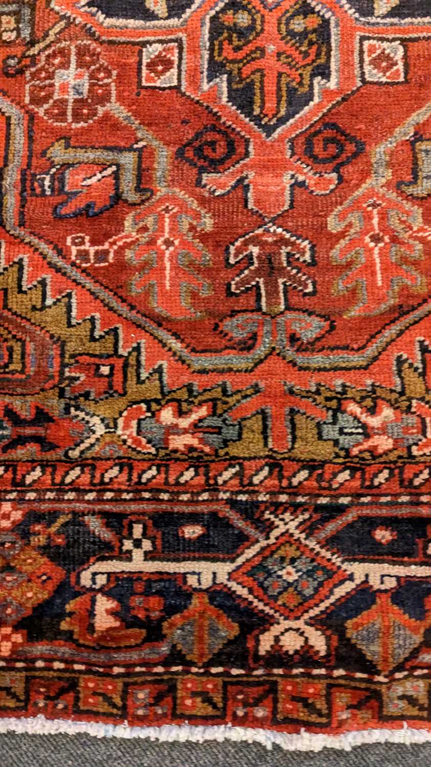 A Heriz carpet - Image 19 of 26