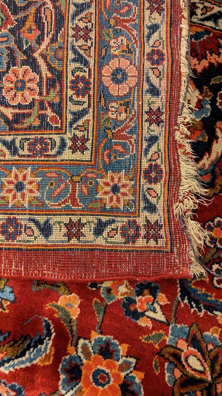 A Kashan carpet - Image 17 of 22