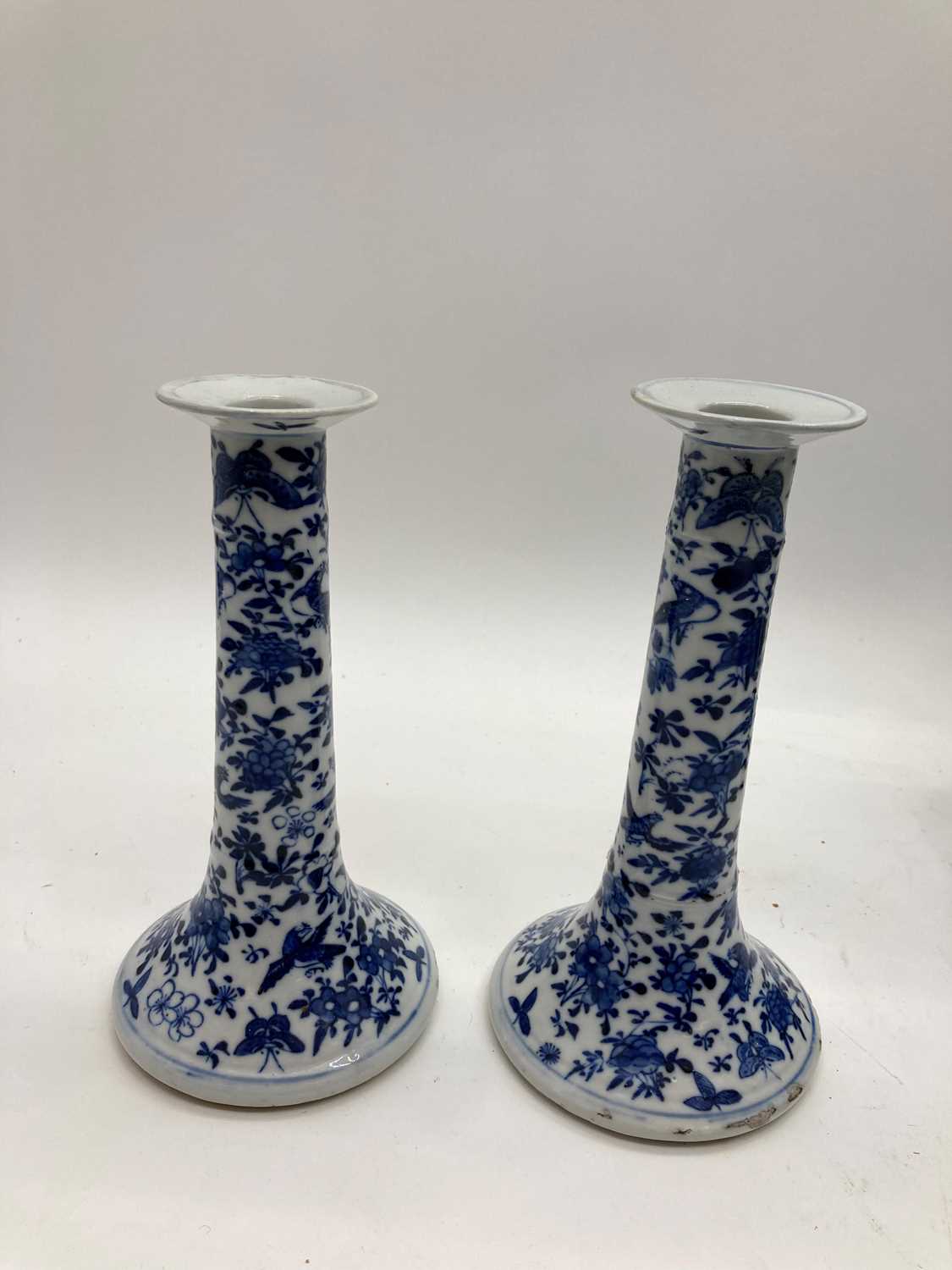 A collection of Chinese blue and white vases, - Image 33 of 47