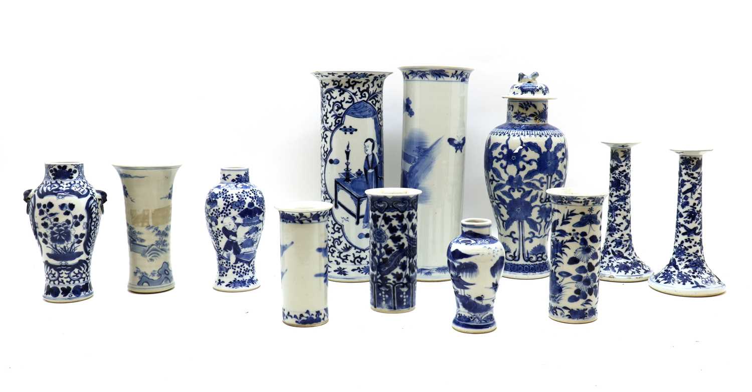 A collection of Chinese blue and white vases, - Image 2 of 47
