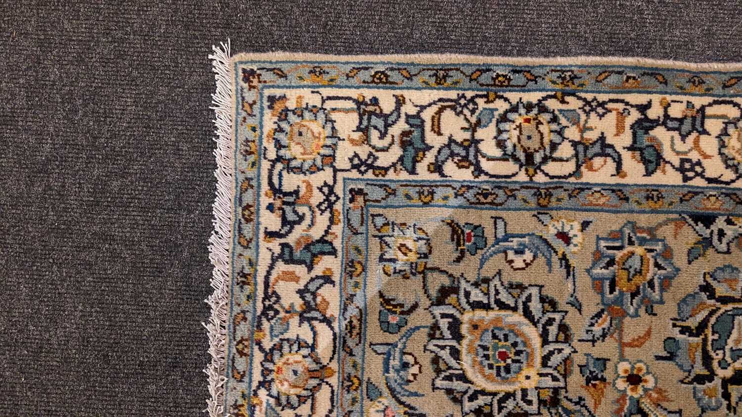 A Kashan carpet - Image 26 of 36