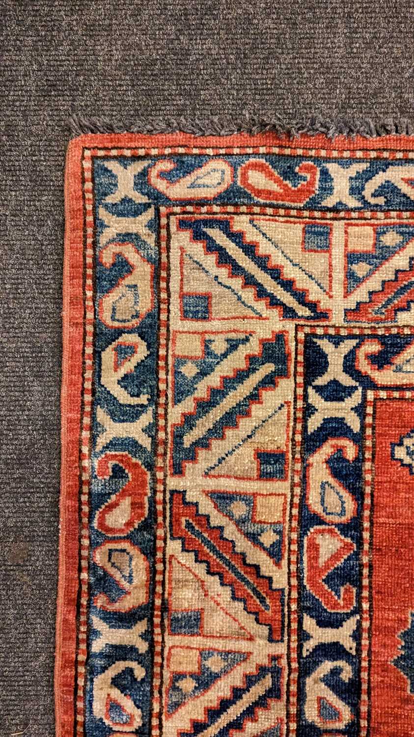 A Kazak rug - Image 7 of 19