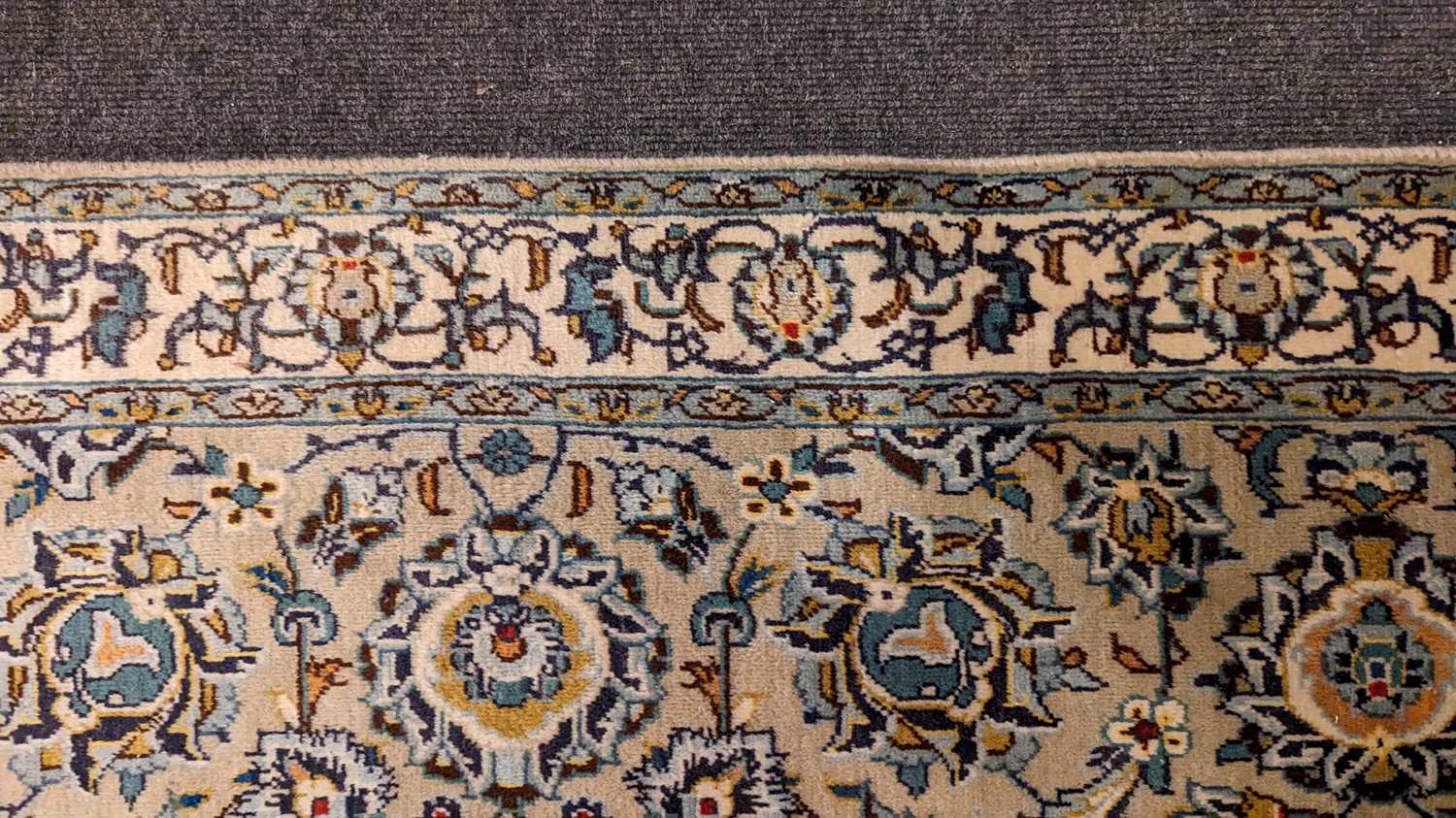 A Kashan carpet - Image 21 of 36
