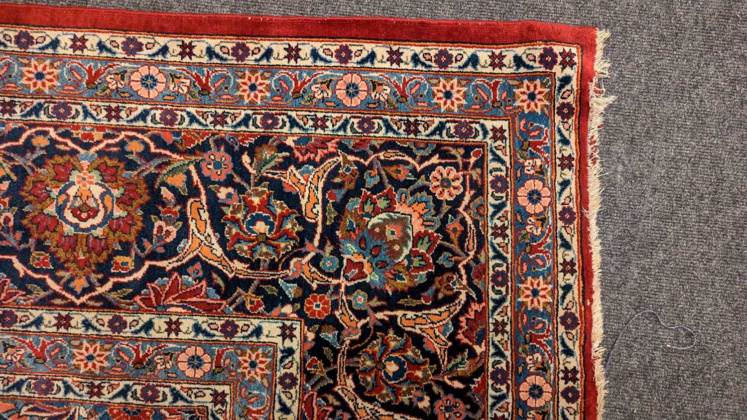 A Kashan carpet - Image 15 of 22