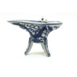 A Chinese blue and white jue cup,