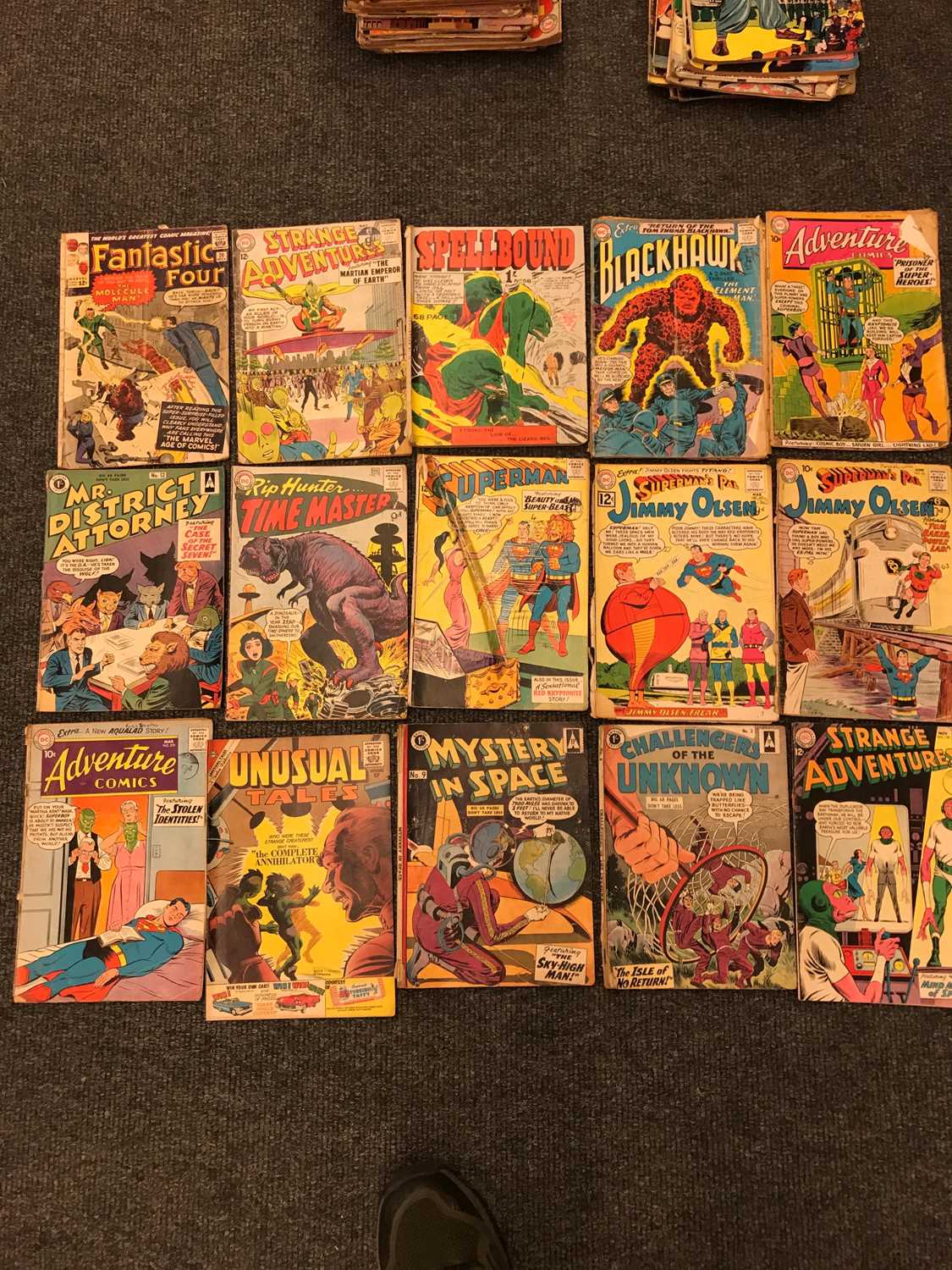 A collection of eighty-eight DC comic books, - Image 4 of 13