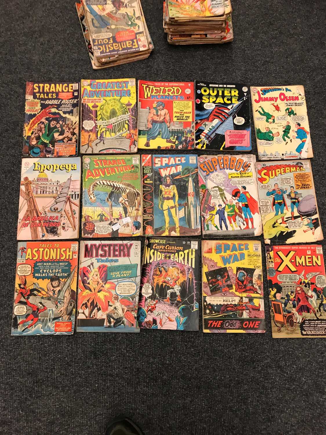 A collection of eighty-eight DC comic books, - Image 3 of 13