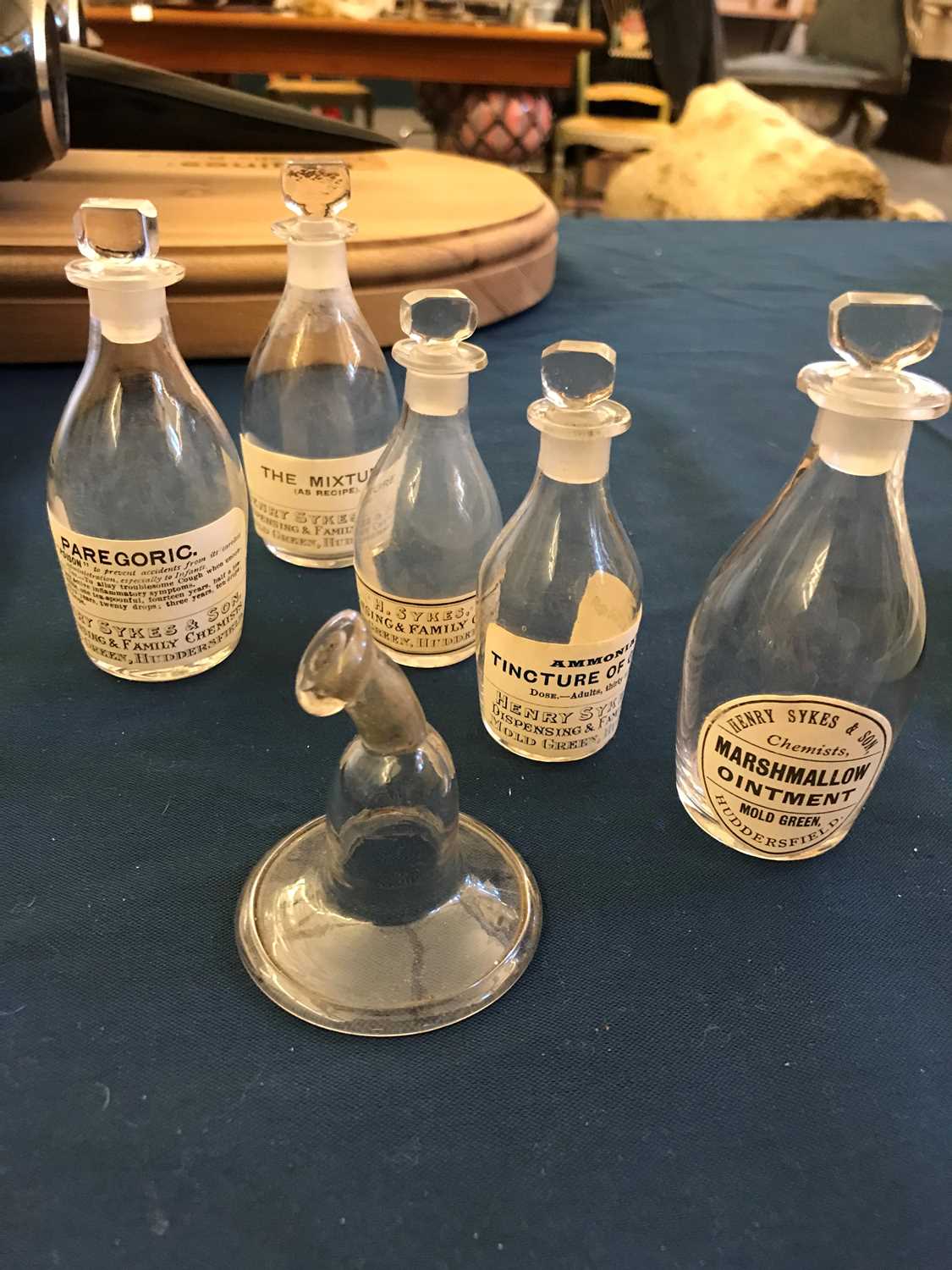 A collection of medical ephemera, - Image 3 of 3