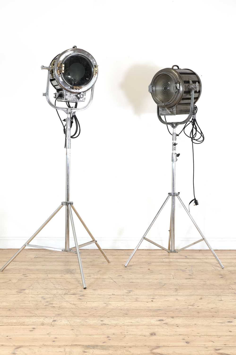 A near pair of Klieg-style studio lamps, - Image 4 of 10