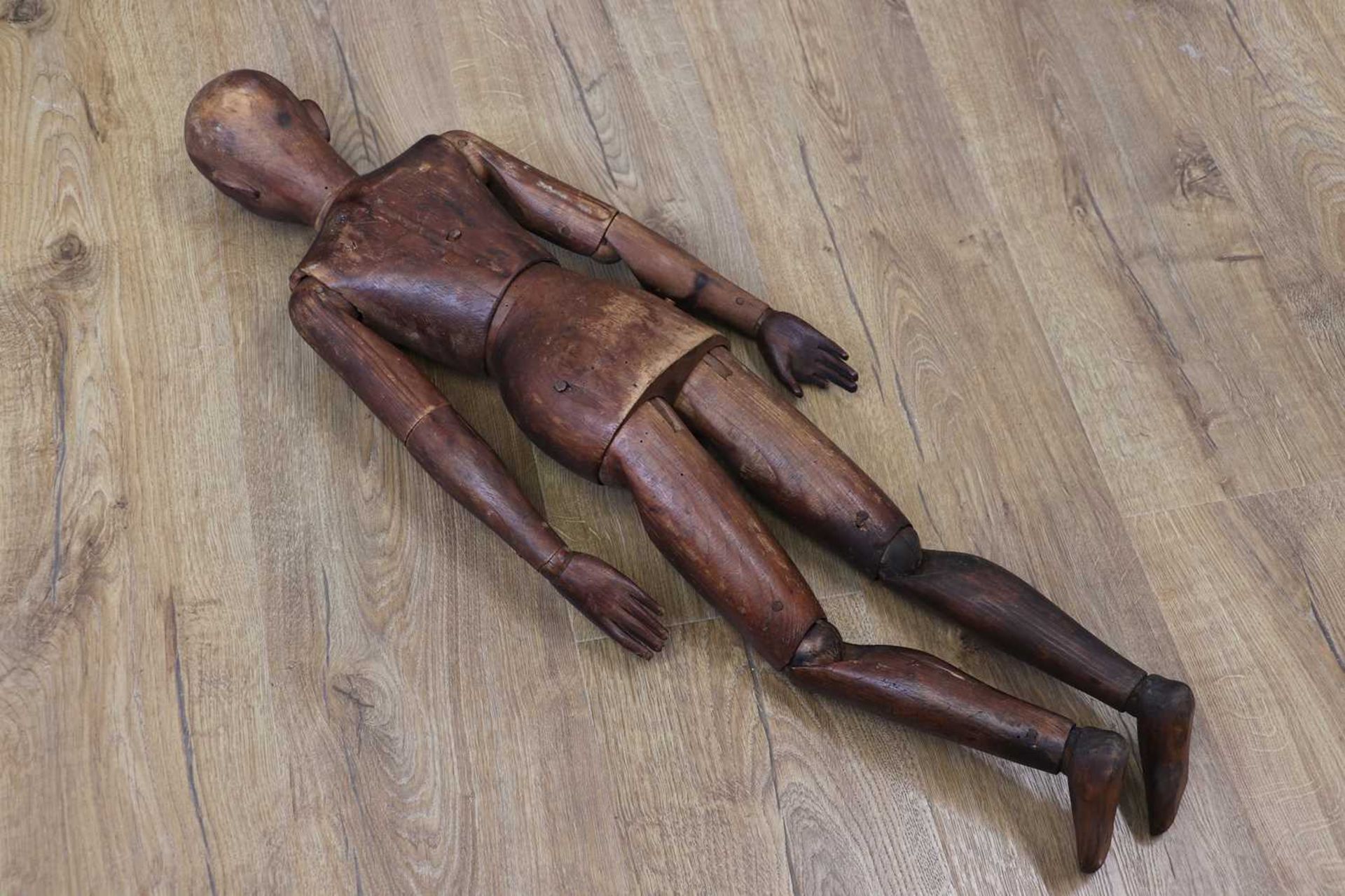 A carved wooden artist dummy or lay figure, - Image 3 of 4