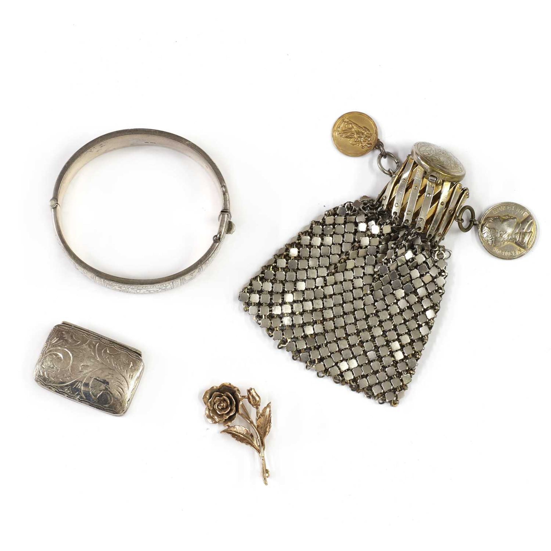 A quantity of gold and silver jewellery,