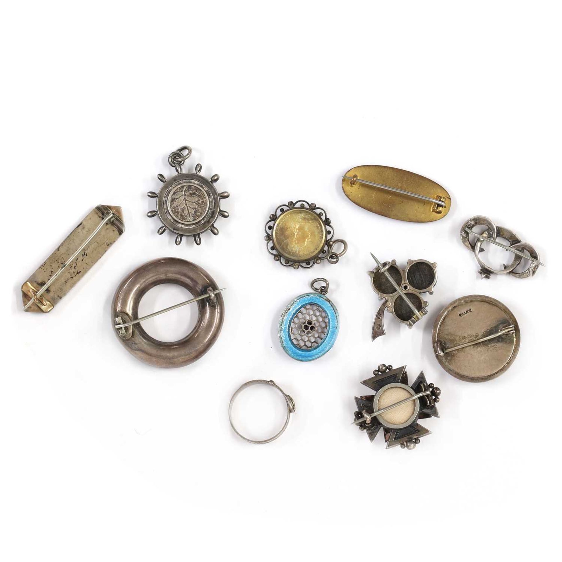 A quantity of Victorian silver brooches, - Image 2 of 2
